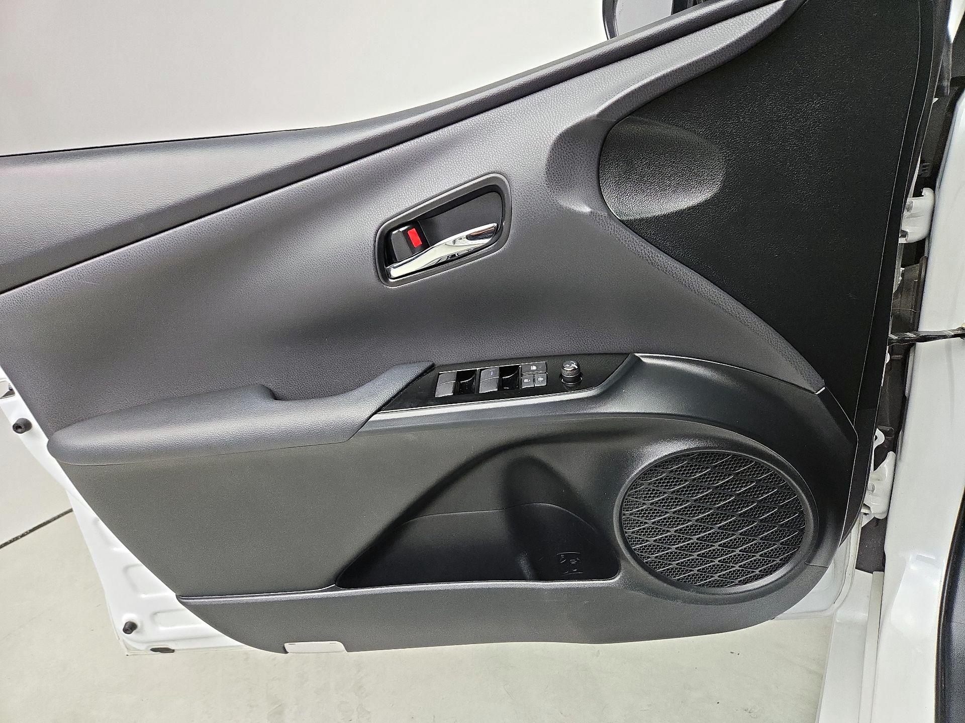 Thumbnail: 2021 Toyota Prius - 12