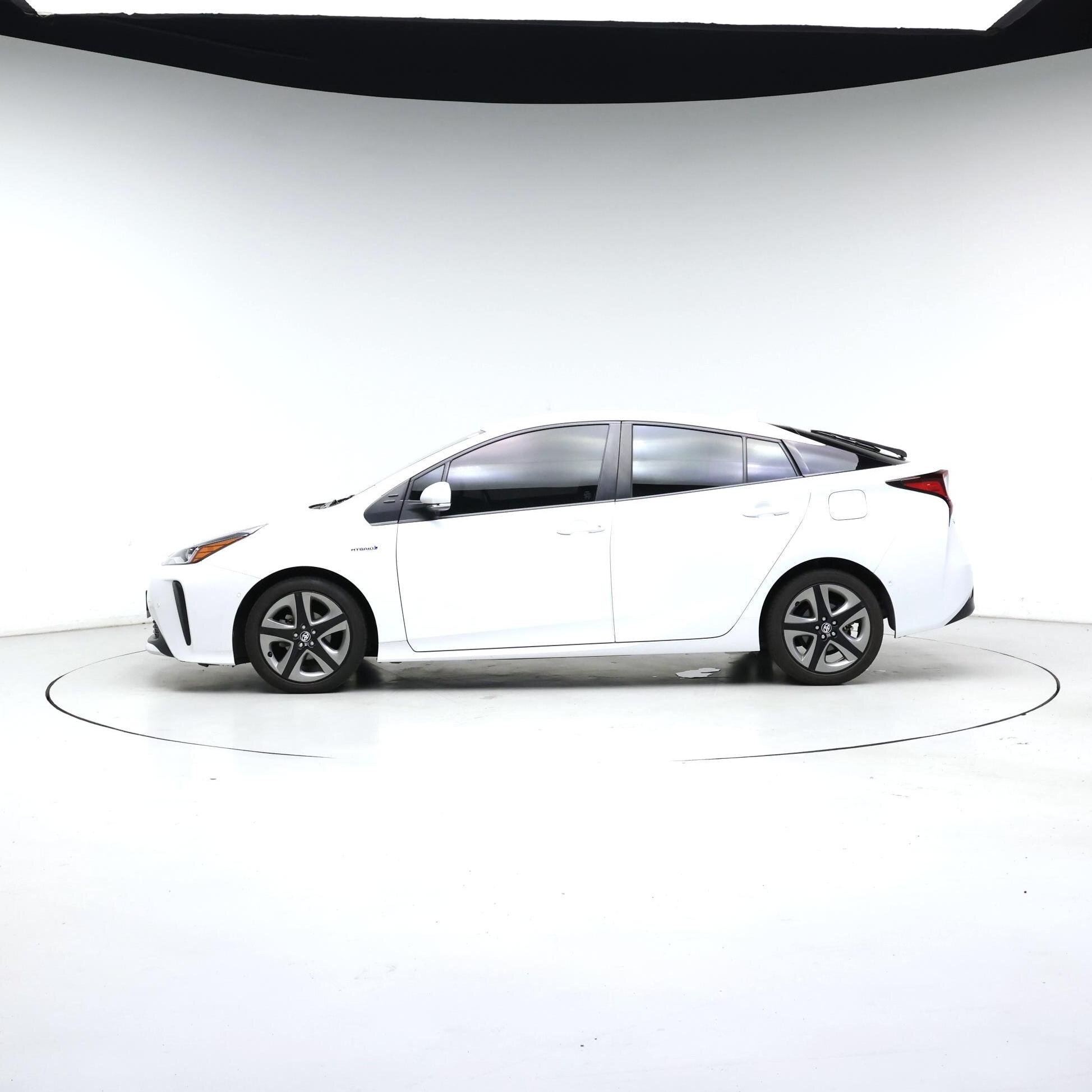 Thumbnail: 2021 Toyota Prius - 3