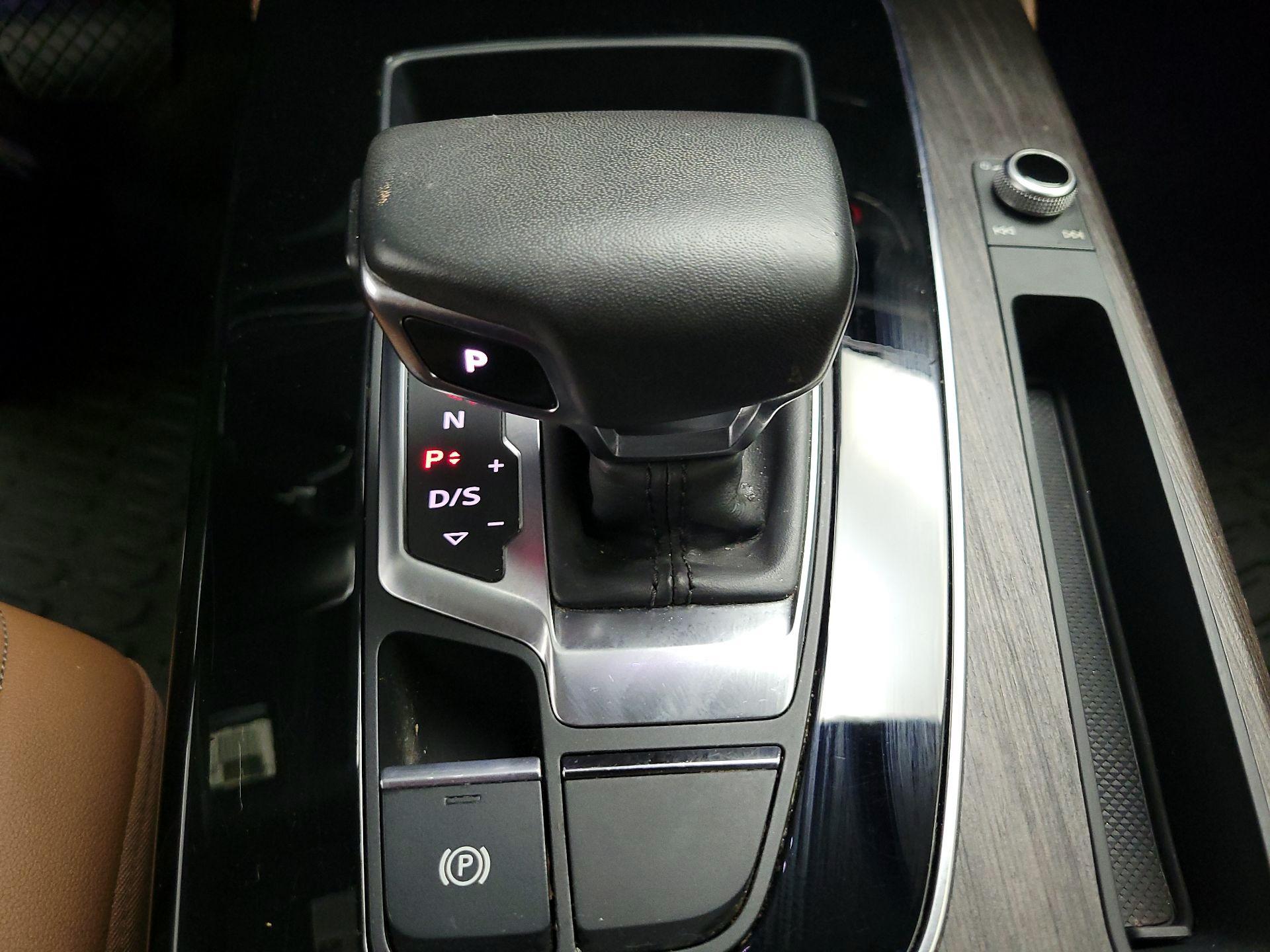 Thumbnail: 2023 Audi Q5 - 16