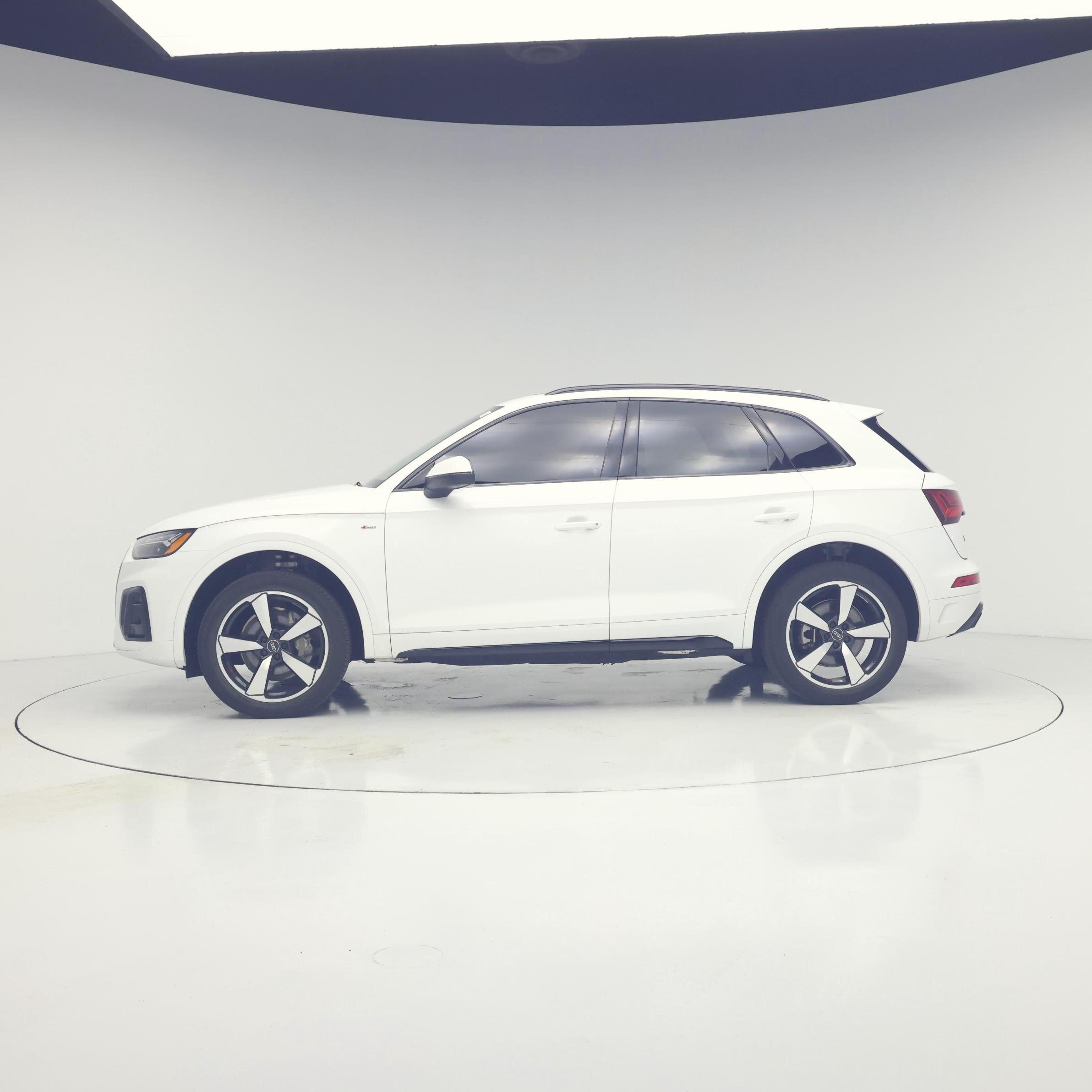 Thumbnail: 2023 Audi Q5 - 3