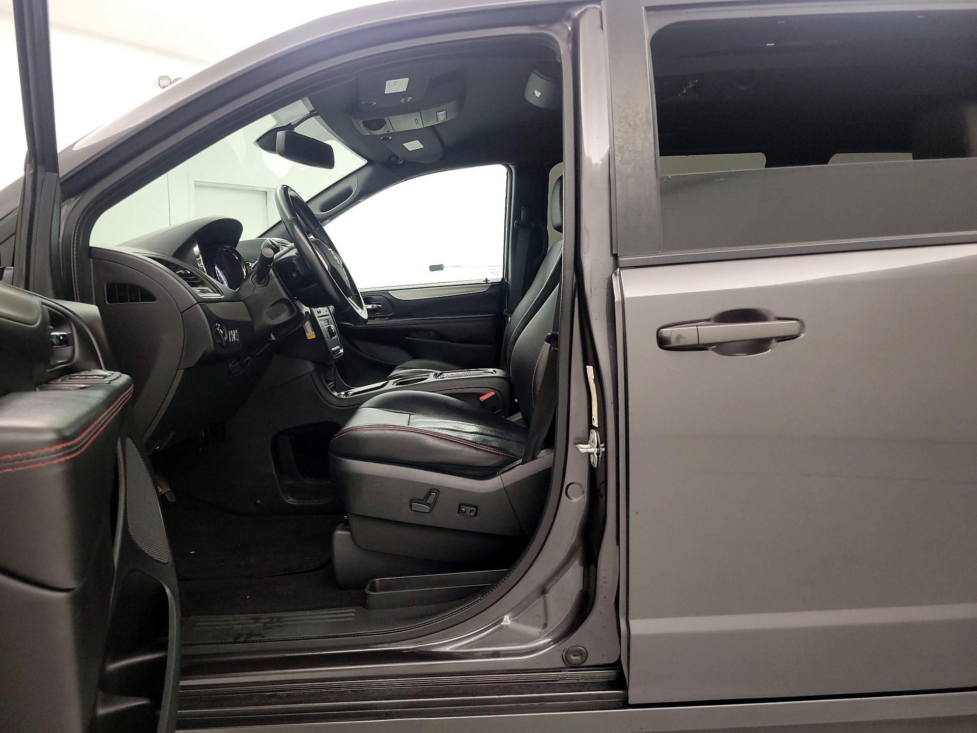 Thumbnail: 2019 Dodge Grand Caravan - 11