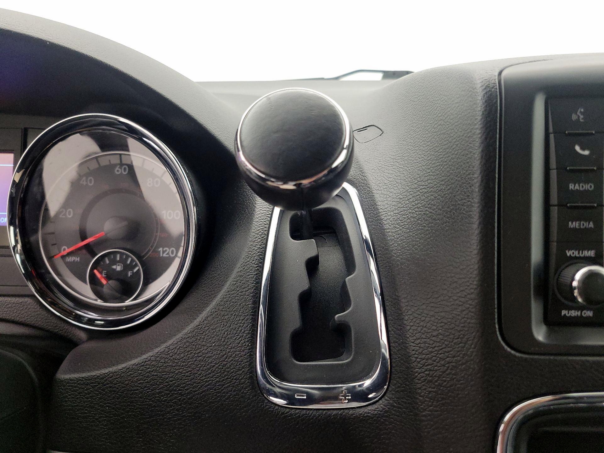 Thumbnail: 2019 Dodge Grand Caravan - 17