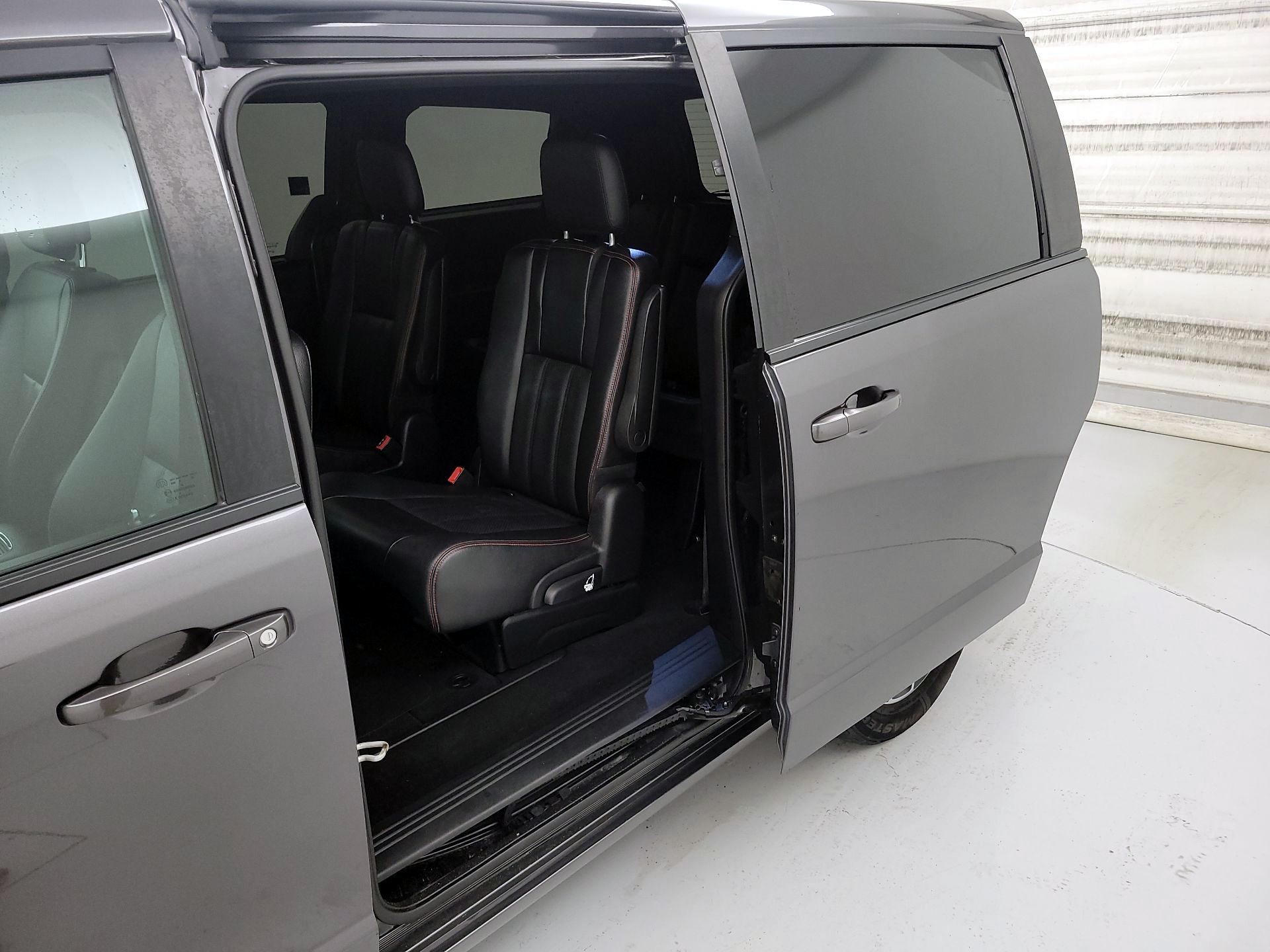Thumbnail: 2019 Dodge Grand Caravan - 19