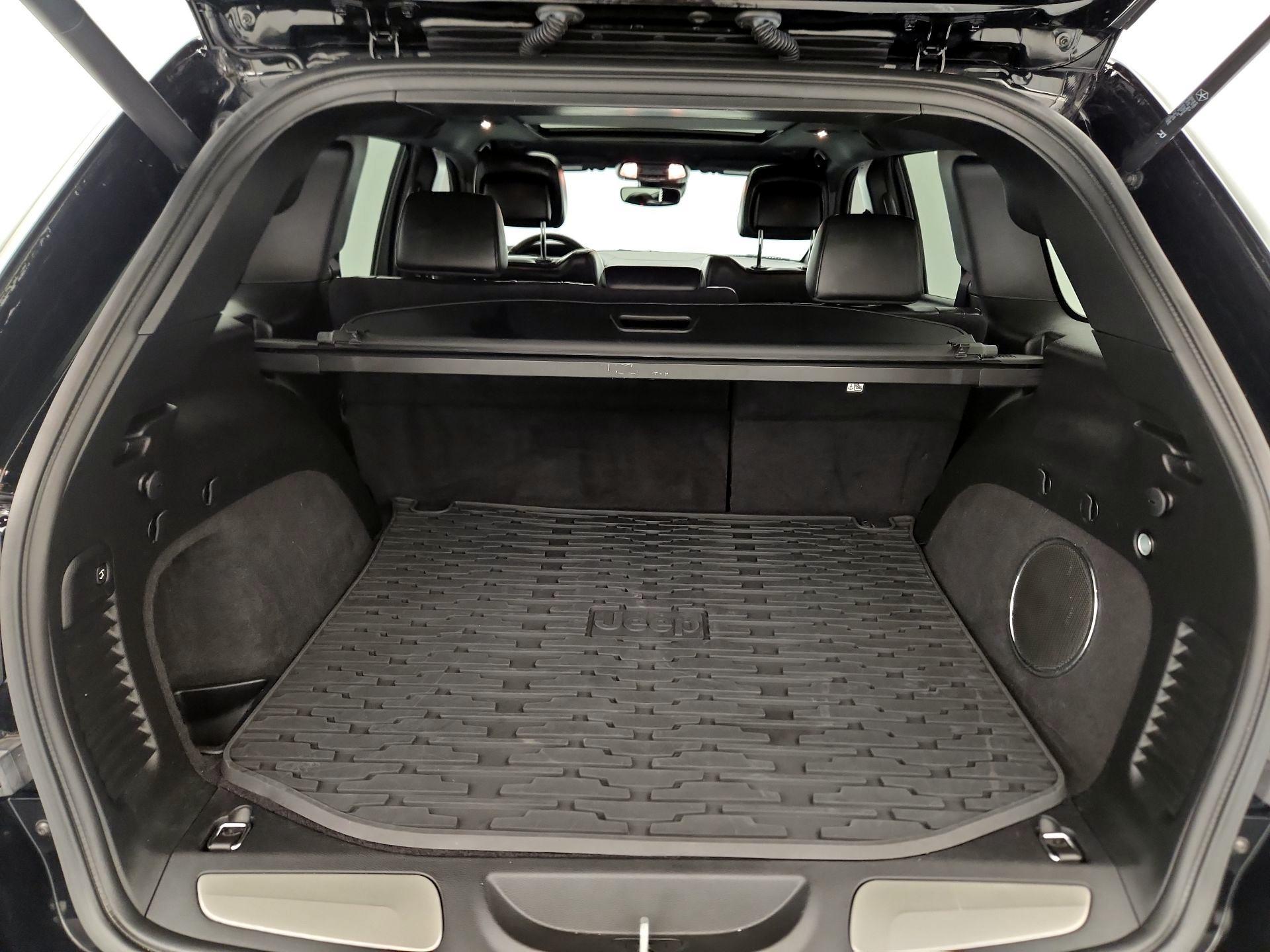Thumbnail: 2021 Jeep Grand Cherokee - 20