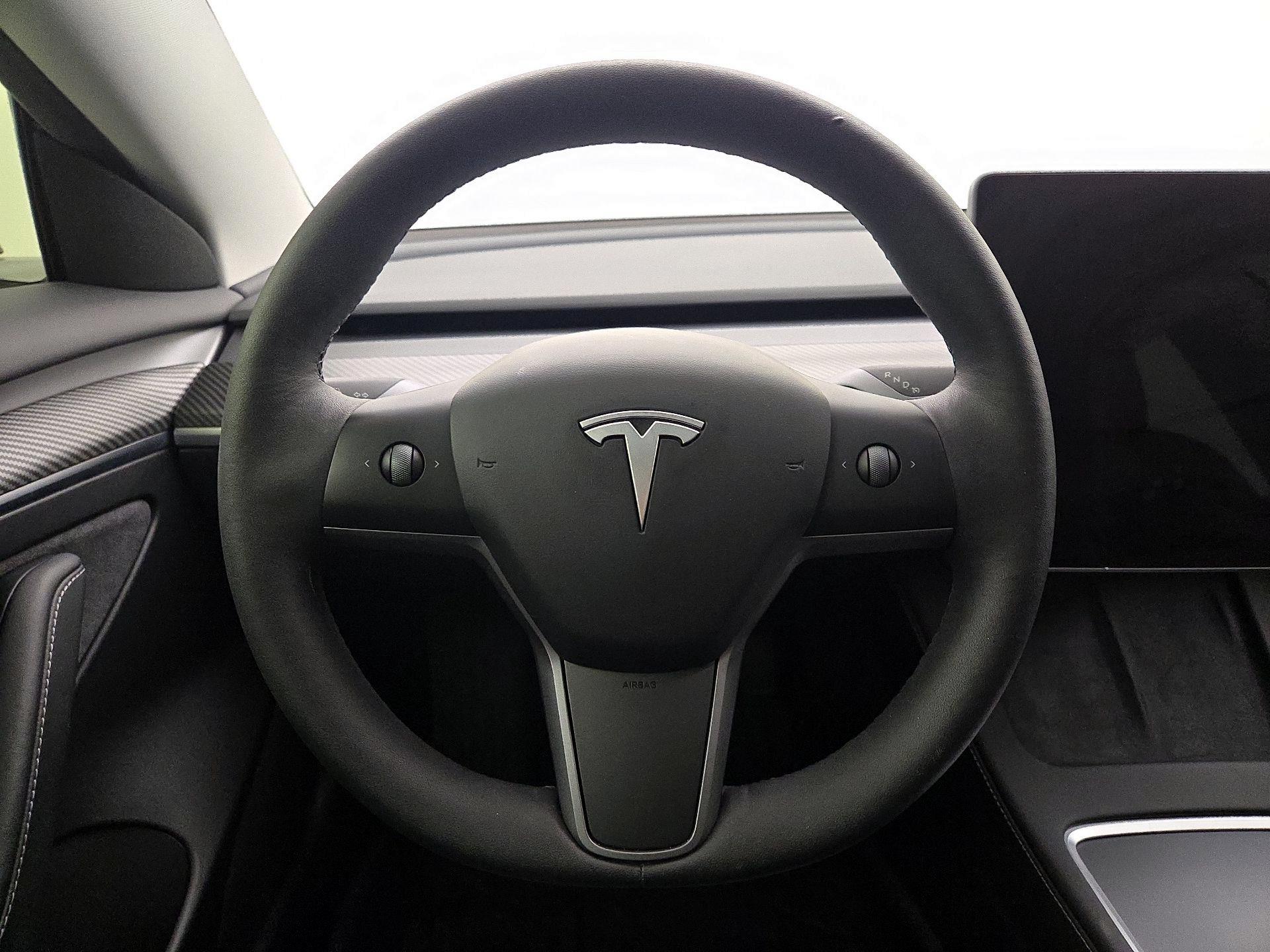 Thumbnail: 2023 Tesla Model 3 - 10
