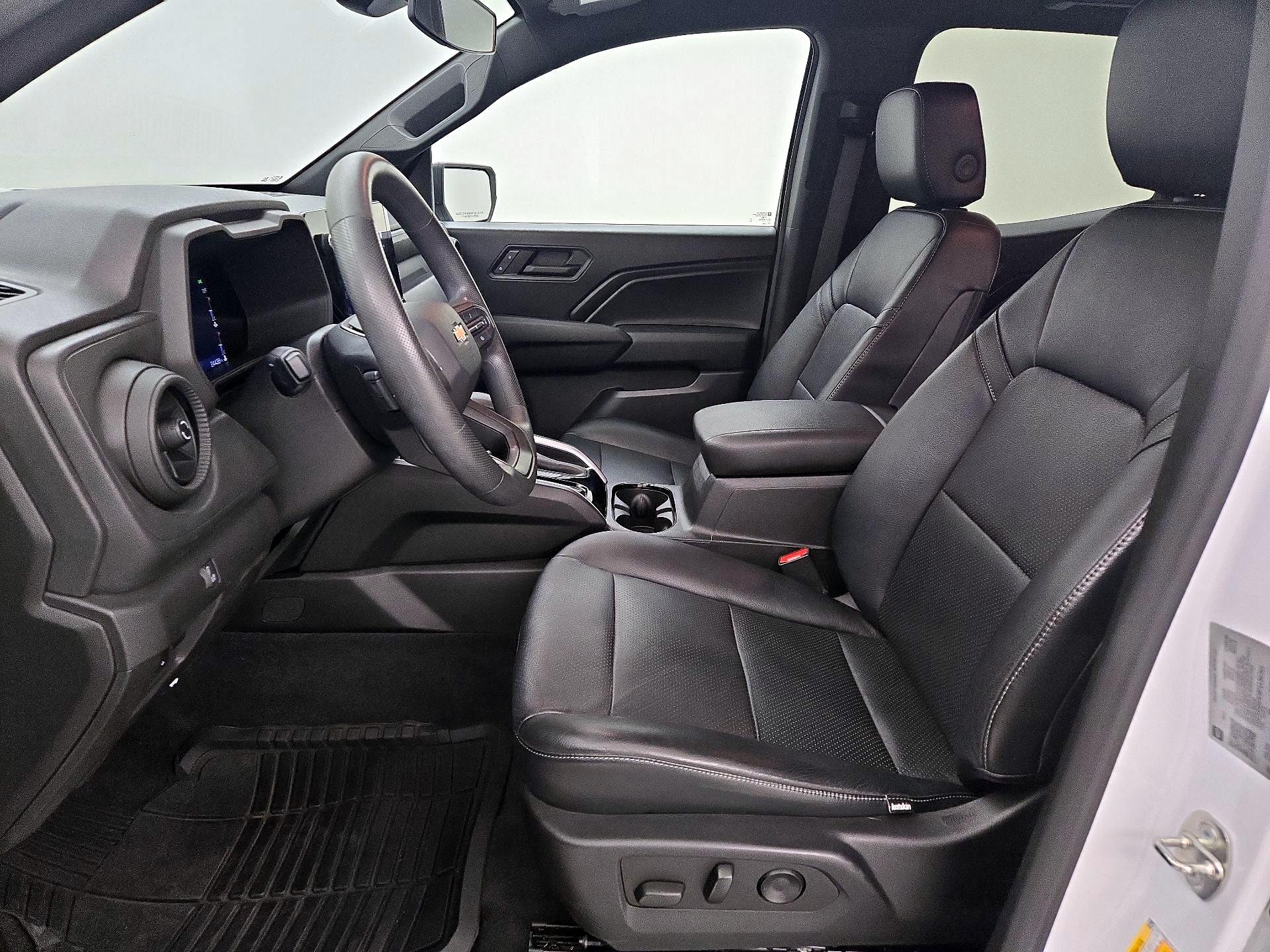 Thumbnail: 2023 Chevrolet Colorado - 11