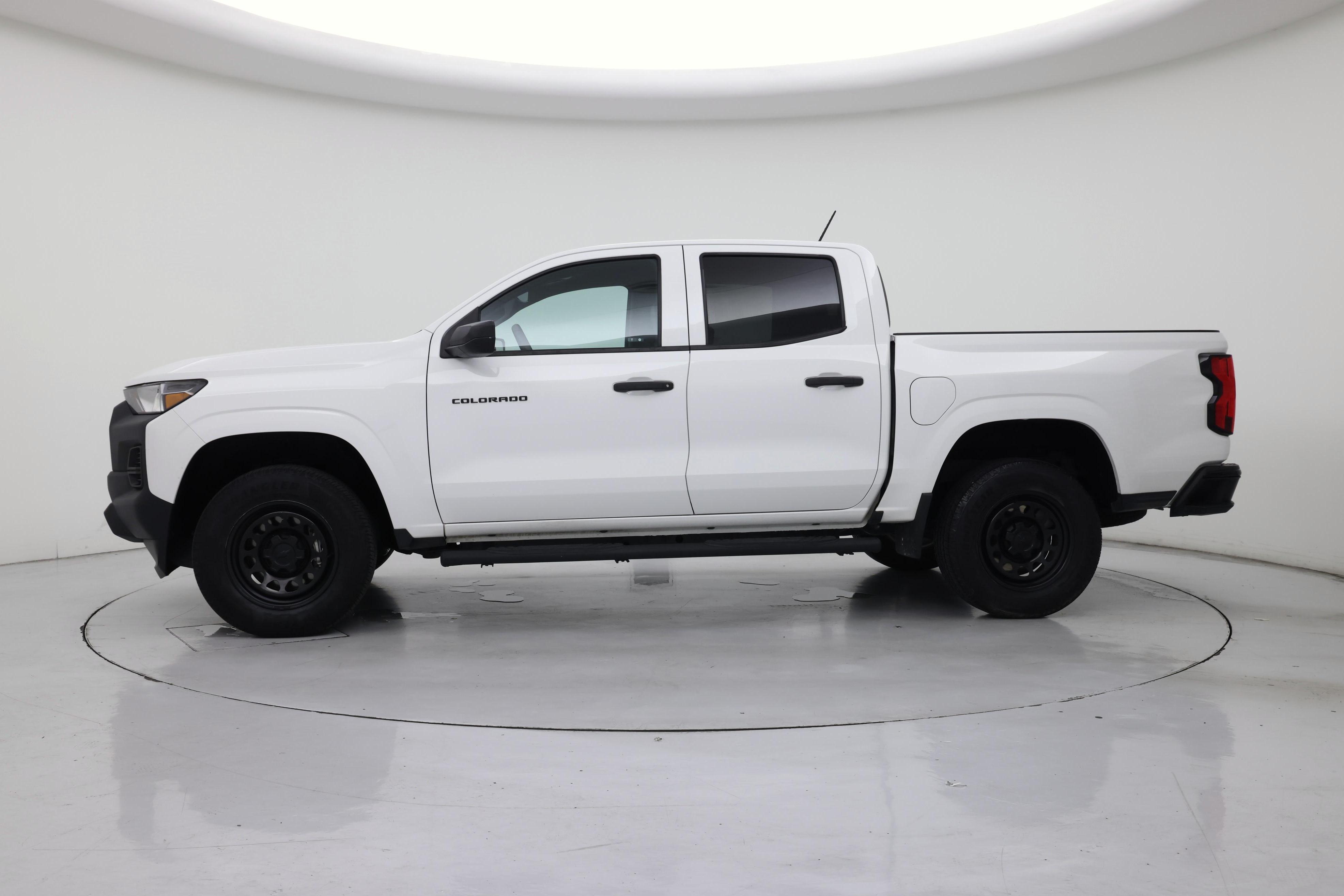 Thumbnail: 2023 Chevrolet Colorado - 3