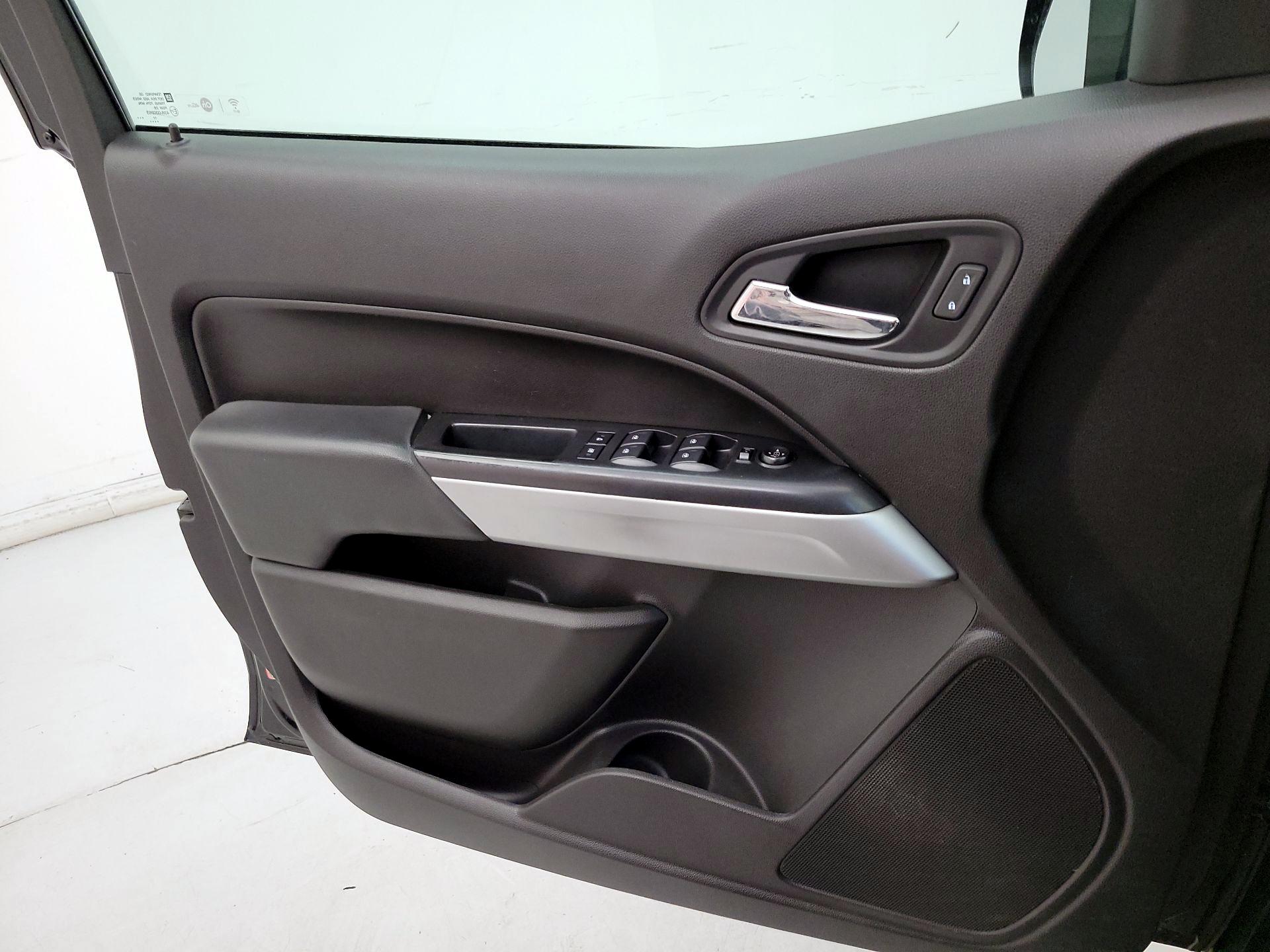 Thumbnail: 2018 Chevrolet Colorado - 12