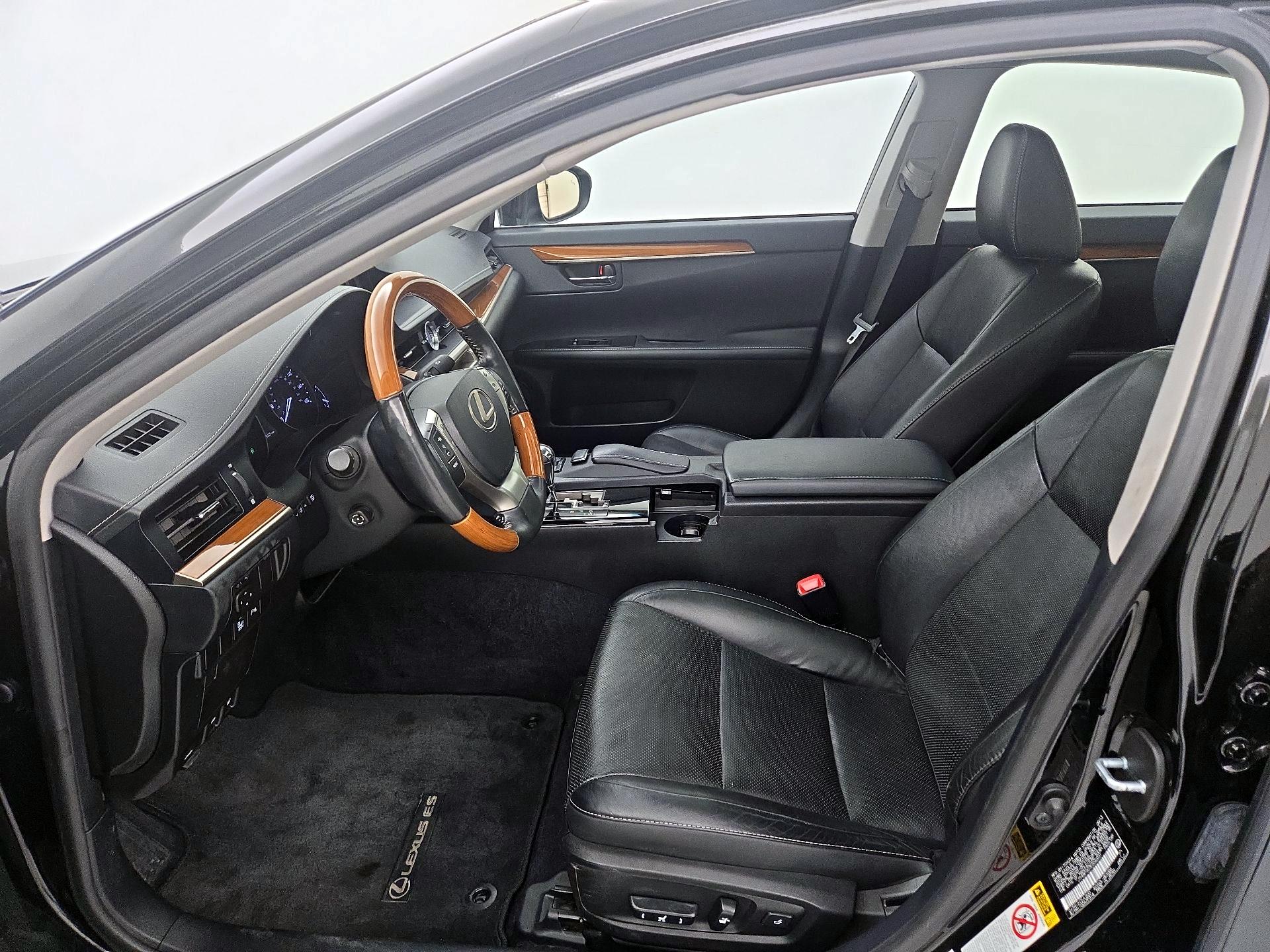 Thumbnail: 2014 Lexus ES - 11