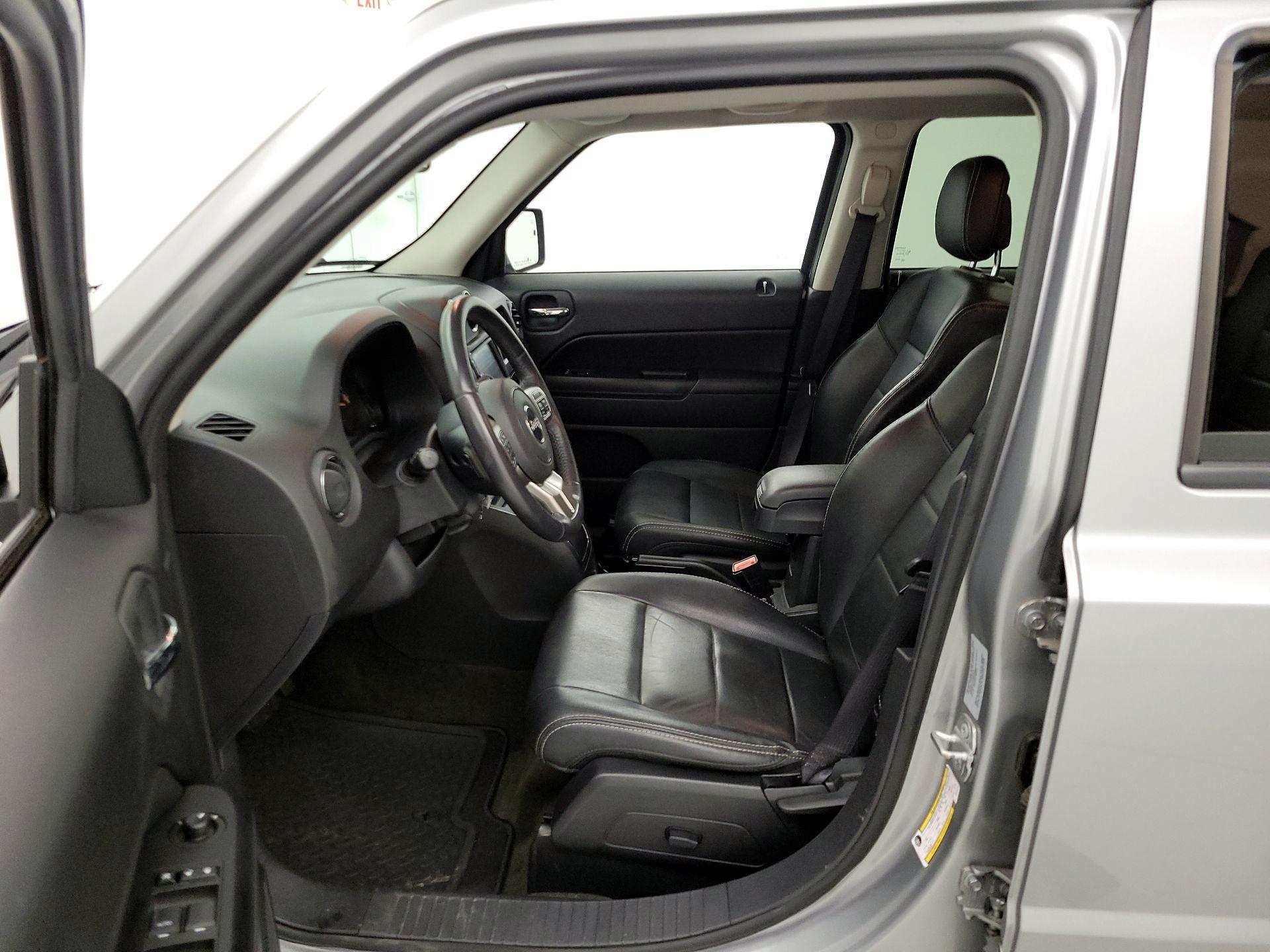 Thumbnail: 2016 Jeep Patriot - 11
