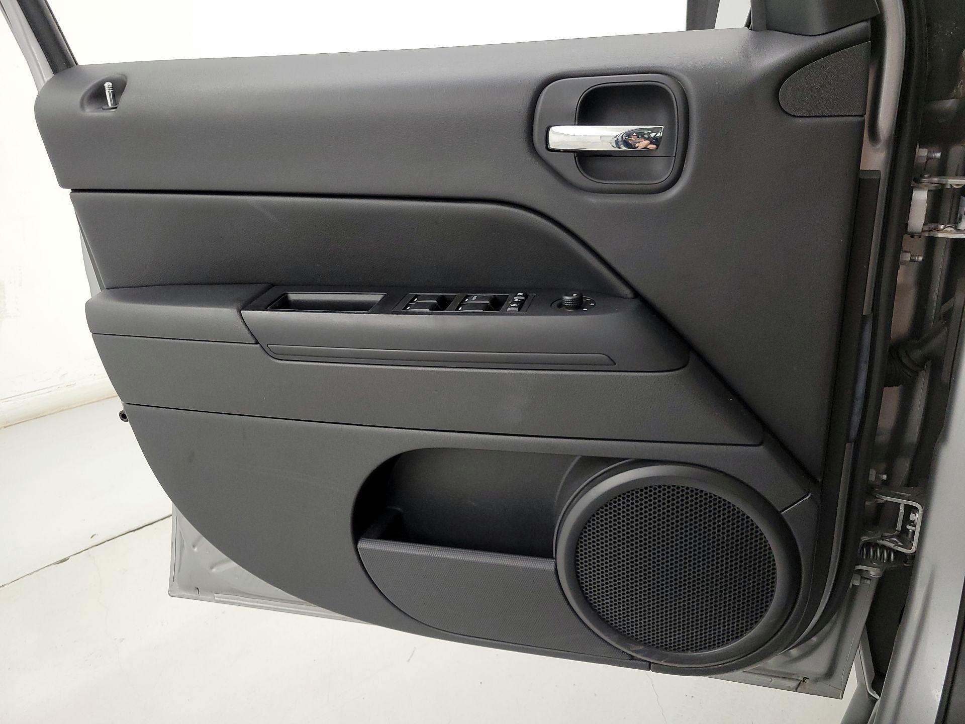 Thumbnail: 2016 Jeep Patriot - 12