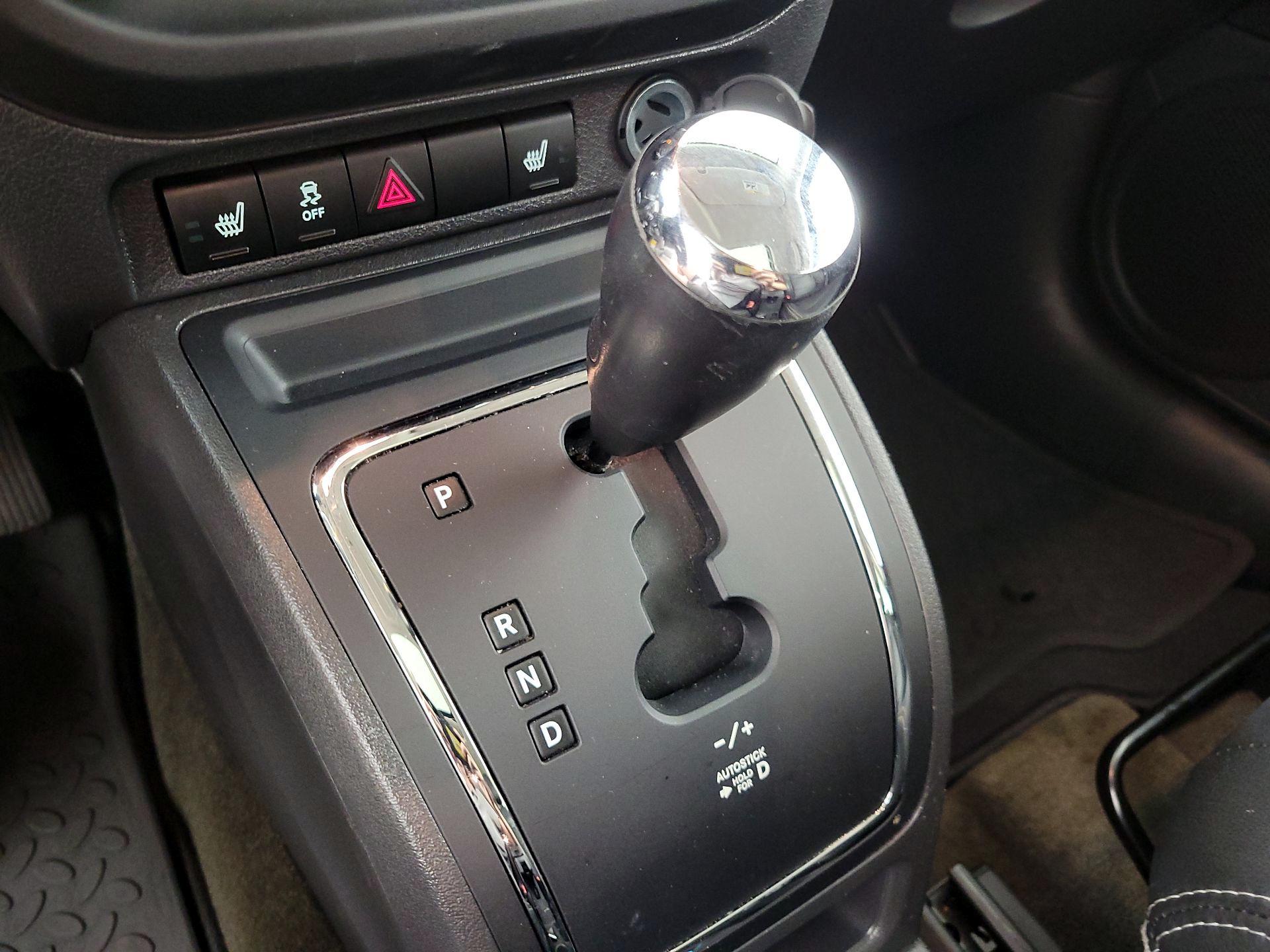 Thumbnail: 2016 Jeep Patriot - 16