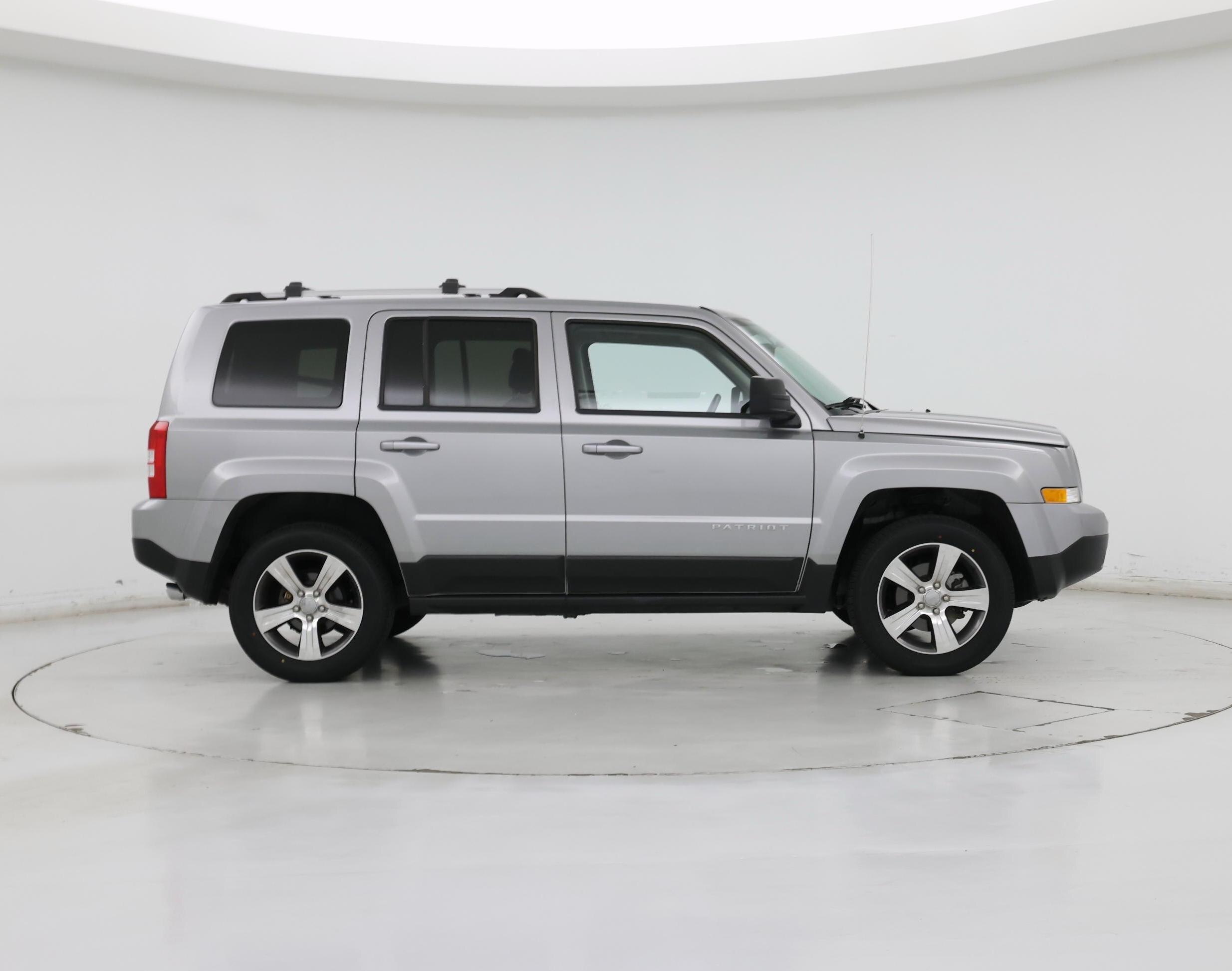 Thumbnail: 2016 Jeep Patriot - 7
