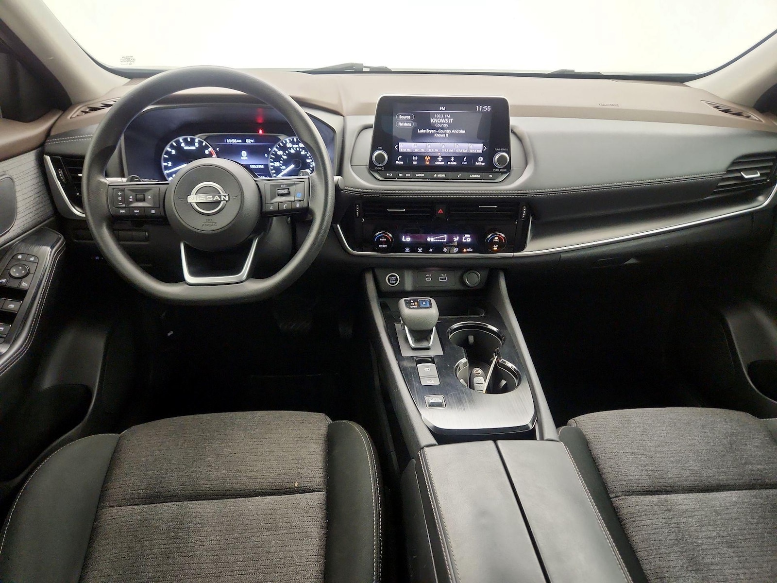 2022 Nissan Rogue SV - Photo 10