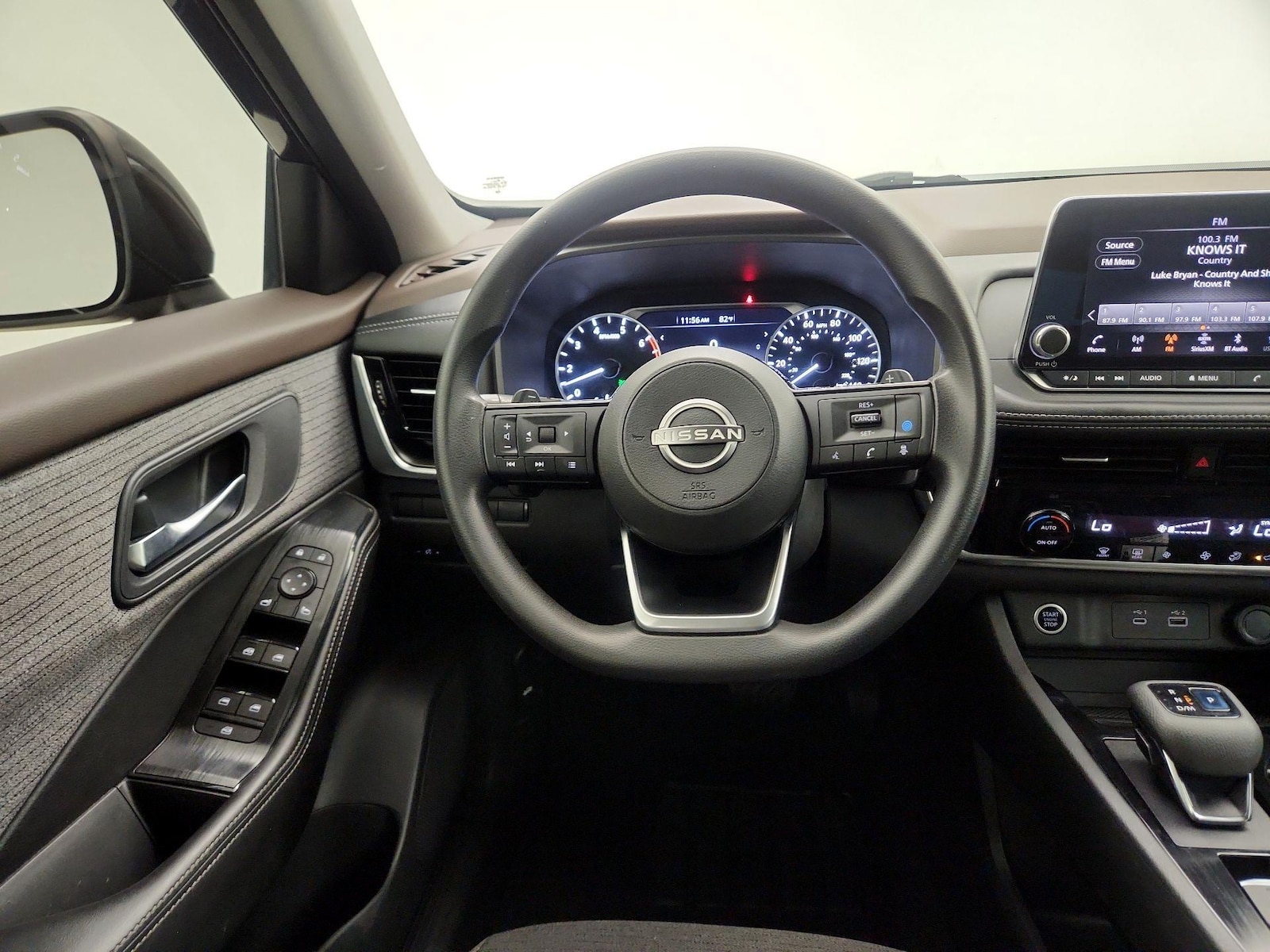 2022 Nissan Rogue SV - Photo 11