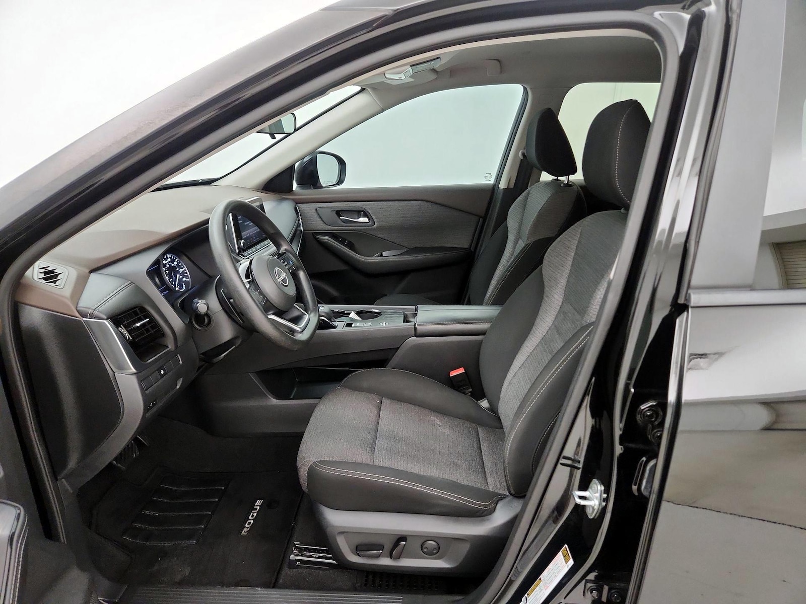 2022 Nissan Rogue SV - Photo 12