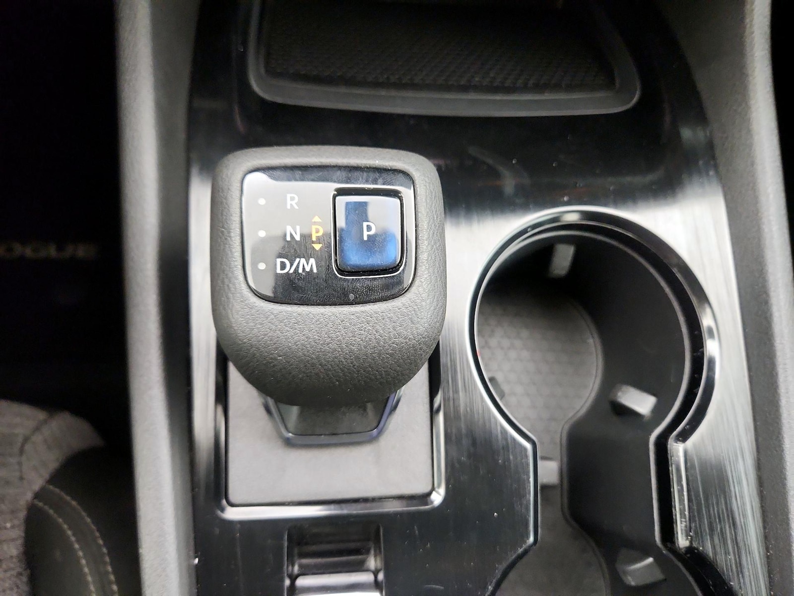 2022 Nissan Rogue SV - Photo 18