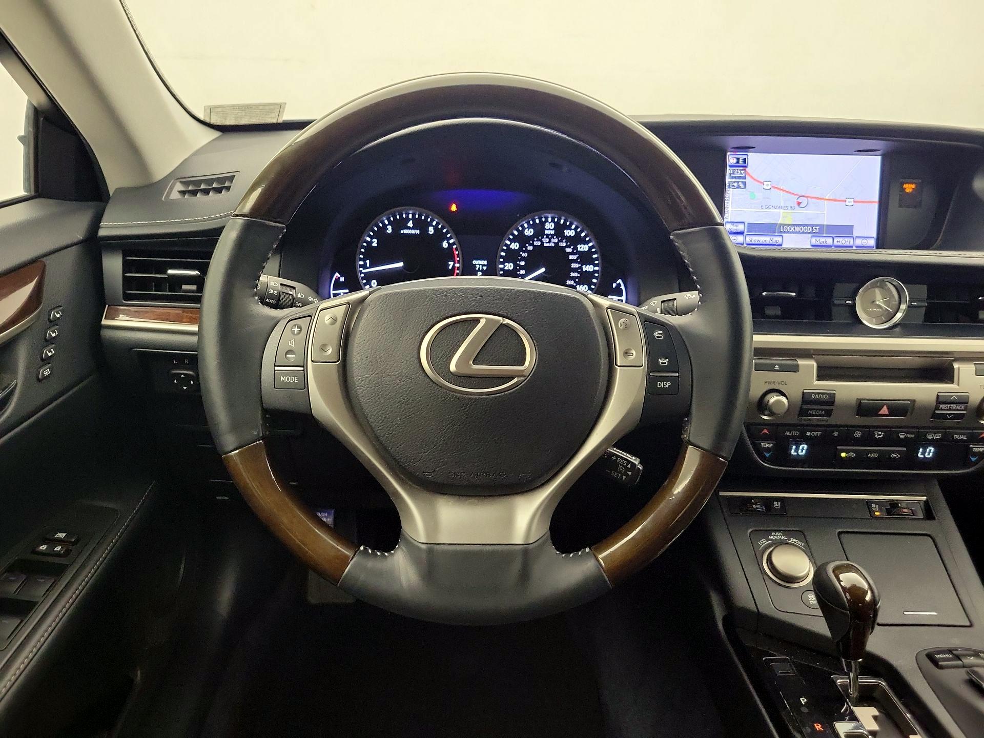 Thumbnail: 2014 Lexus ES - 10