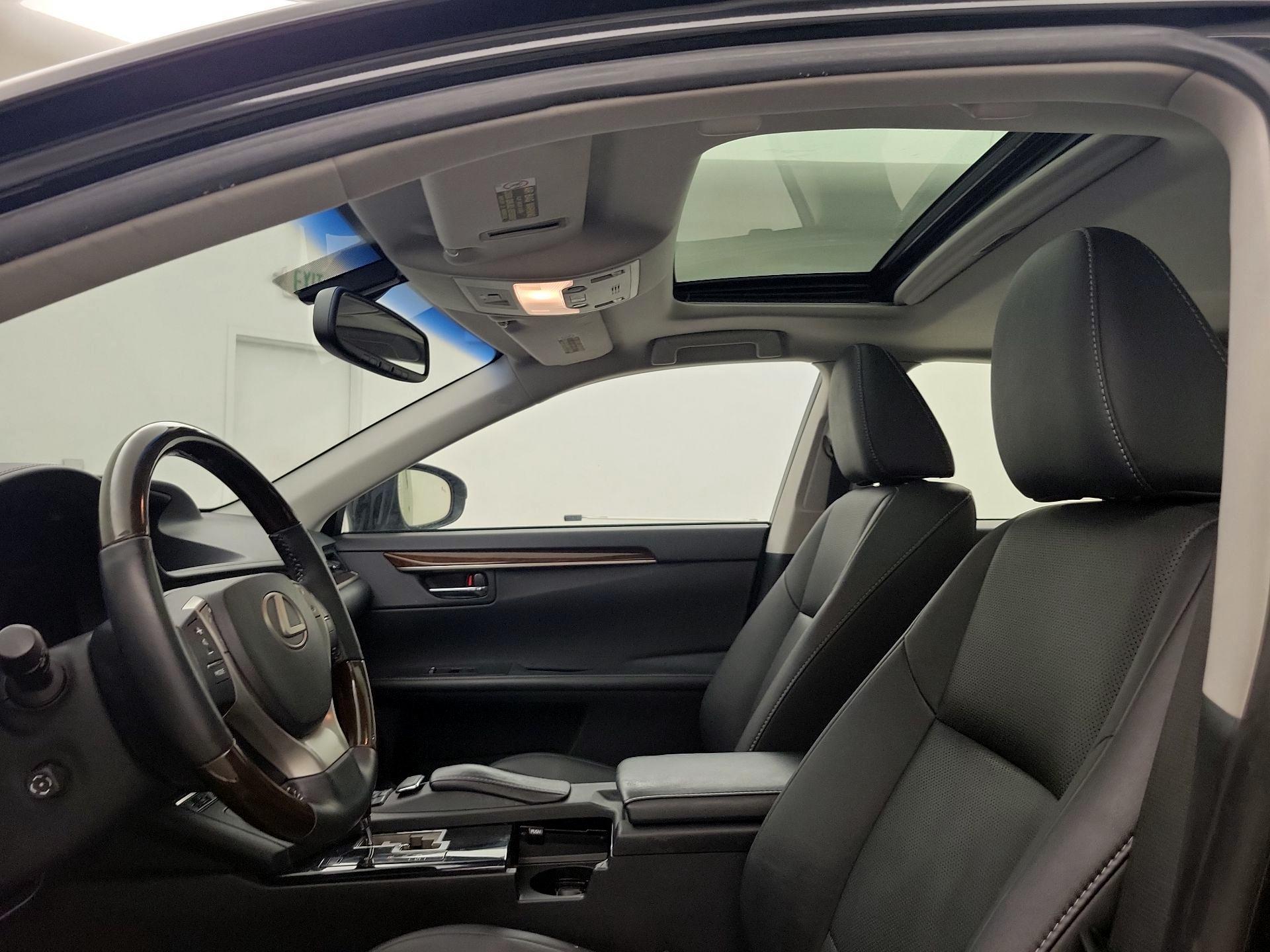 Thumbnail: 2014 Lexus ES - 20