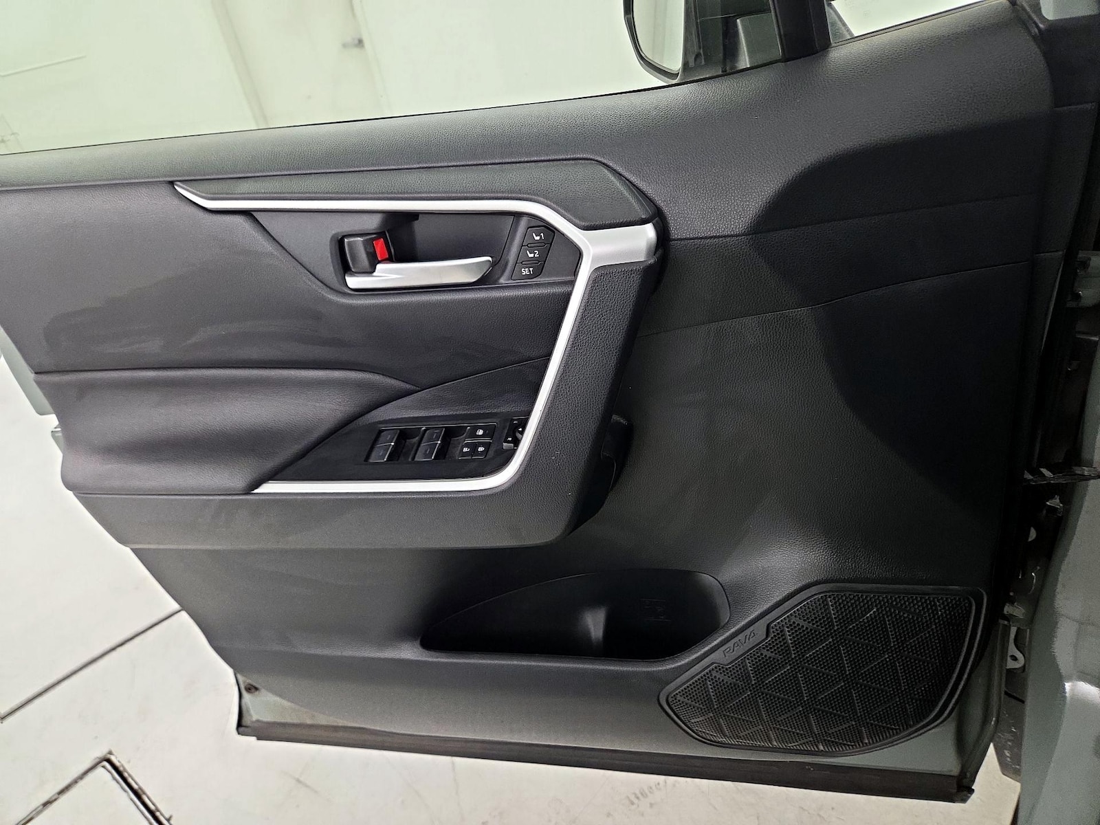 2023 Toyota RAV4 XLE Premium - Photo 13