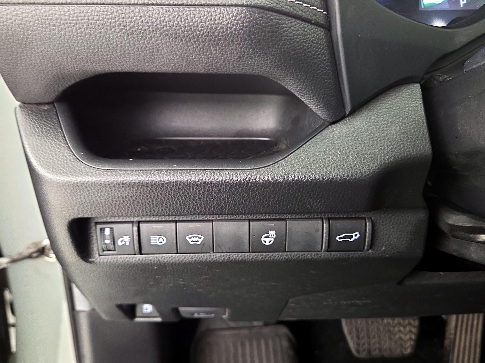 2023 Toyota RAV4 XLE Premium - Photo 14