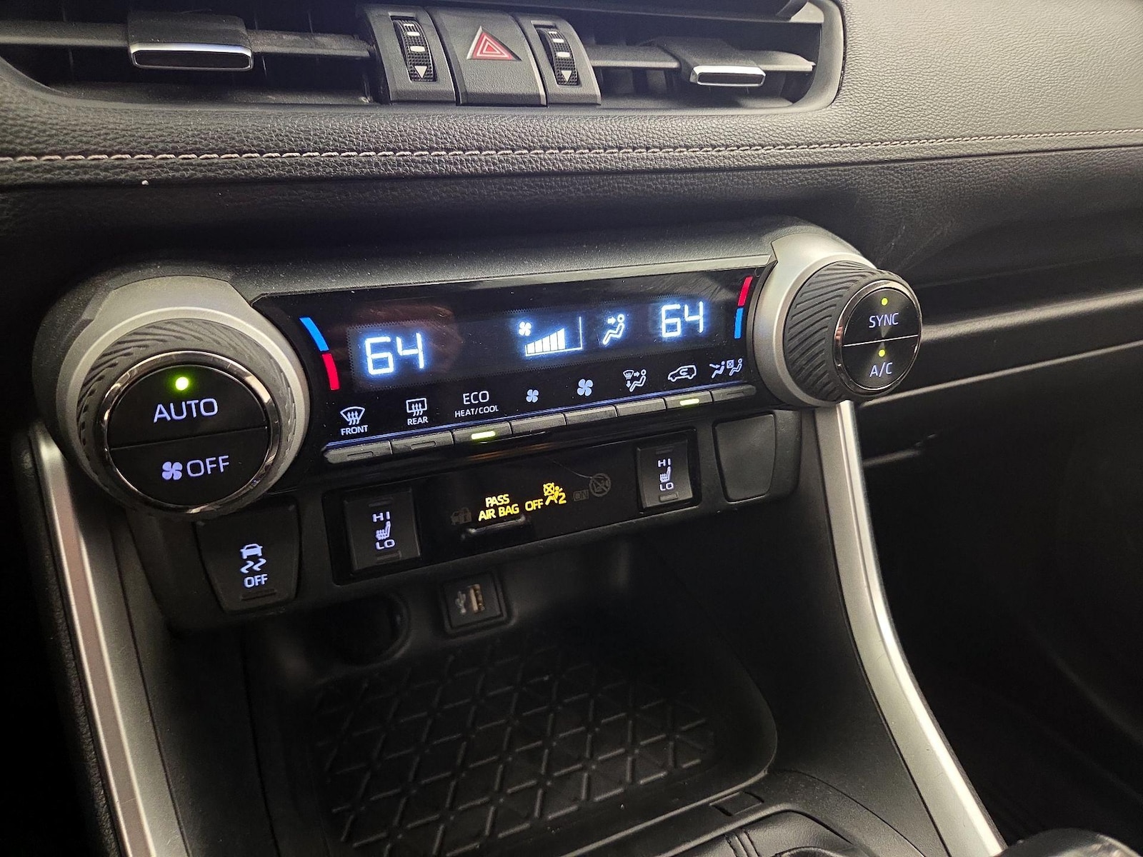 2023 Toyota RAV4 XLE Premium - Photo 17