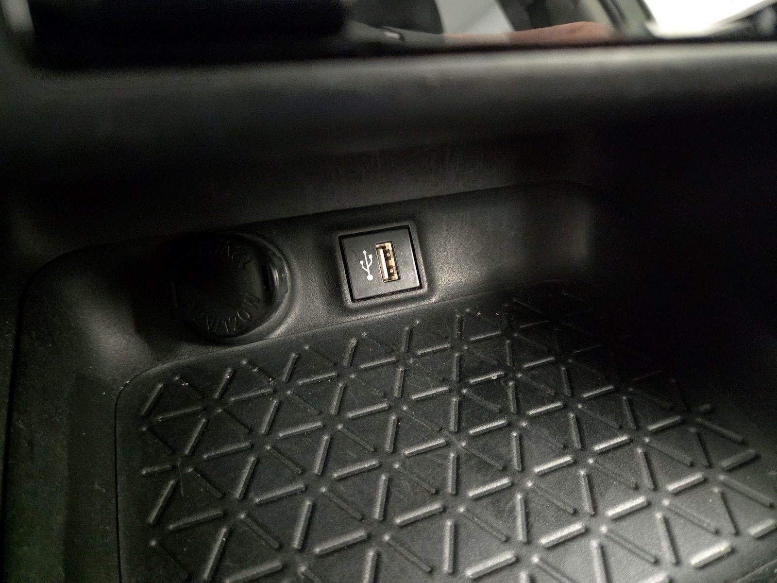 2023 Toyota RAV4 XLE Premium - Photo 19