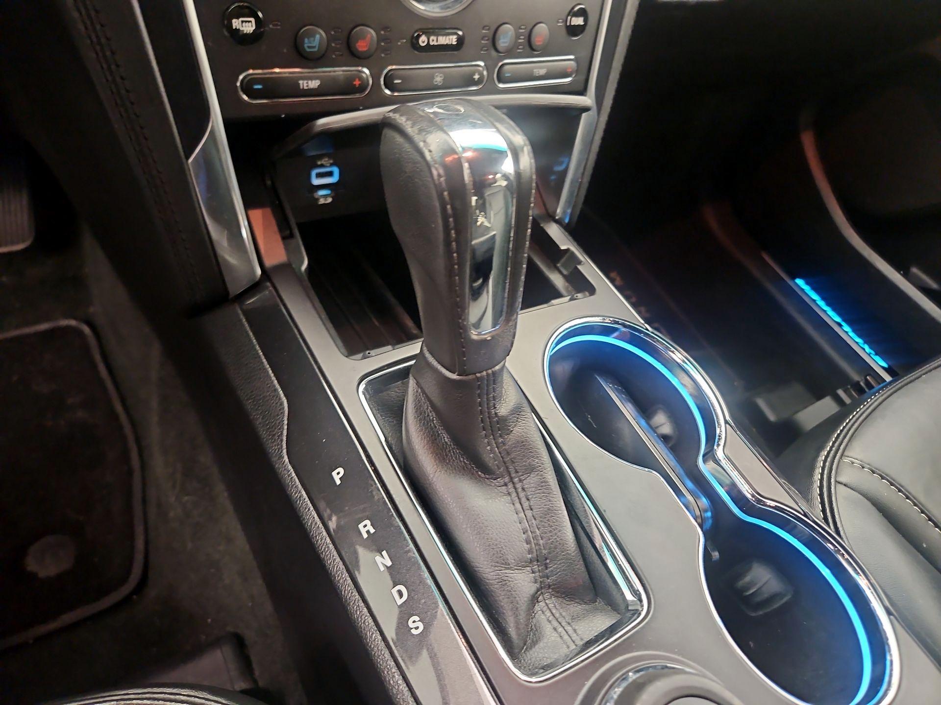 Thumbnail: 2016 Ford Explorer - 15