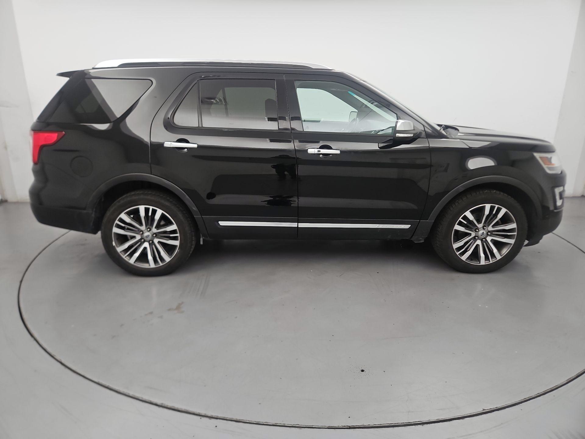 Thumbnail: 2016 Ford Explorer - 4