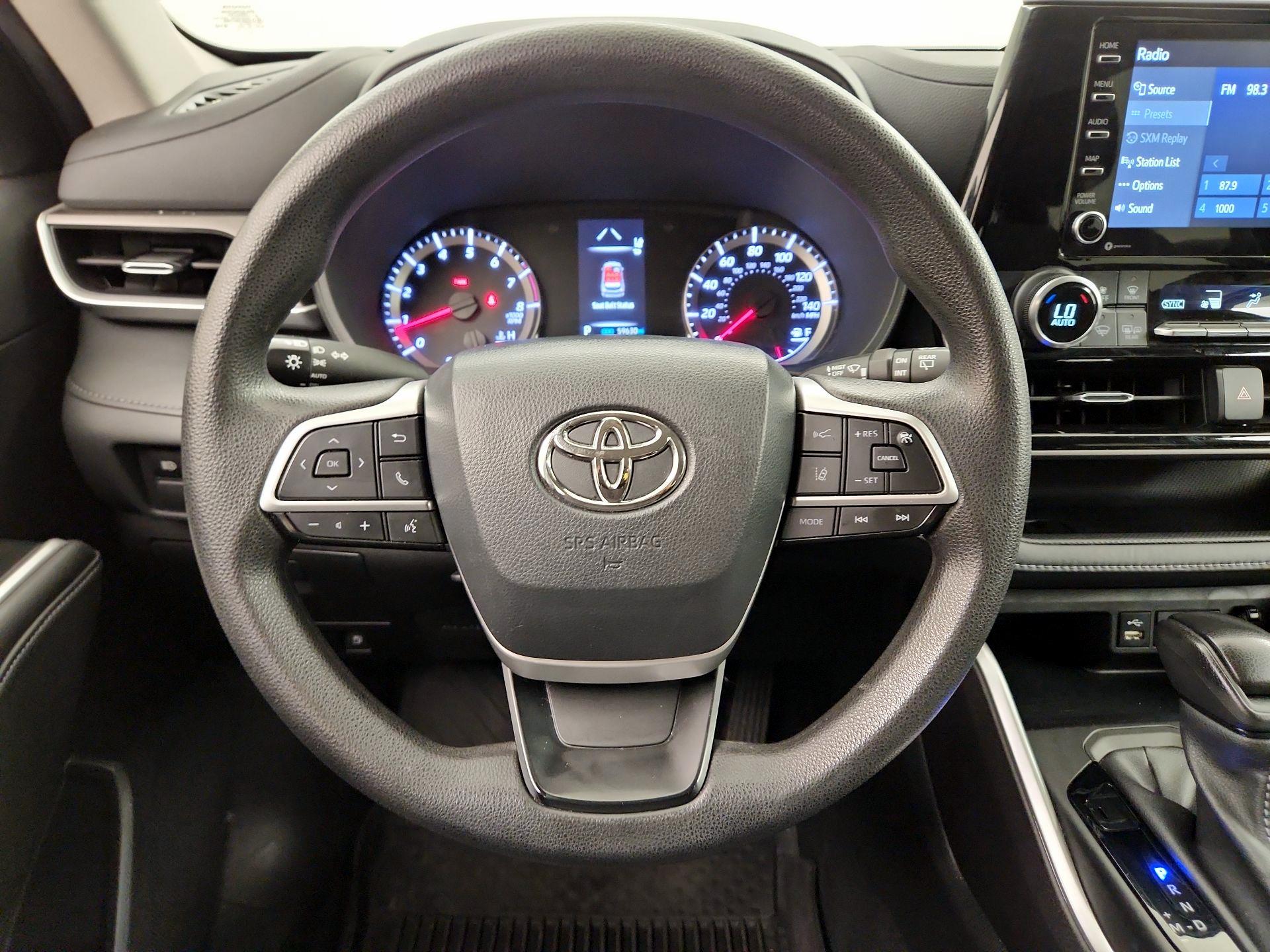 Thumbnail: 2022 Toyota Highlander - 10