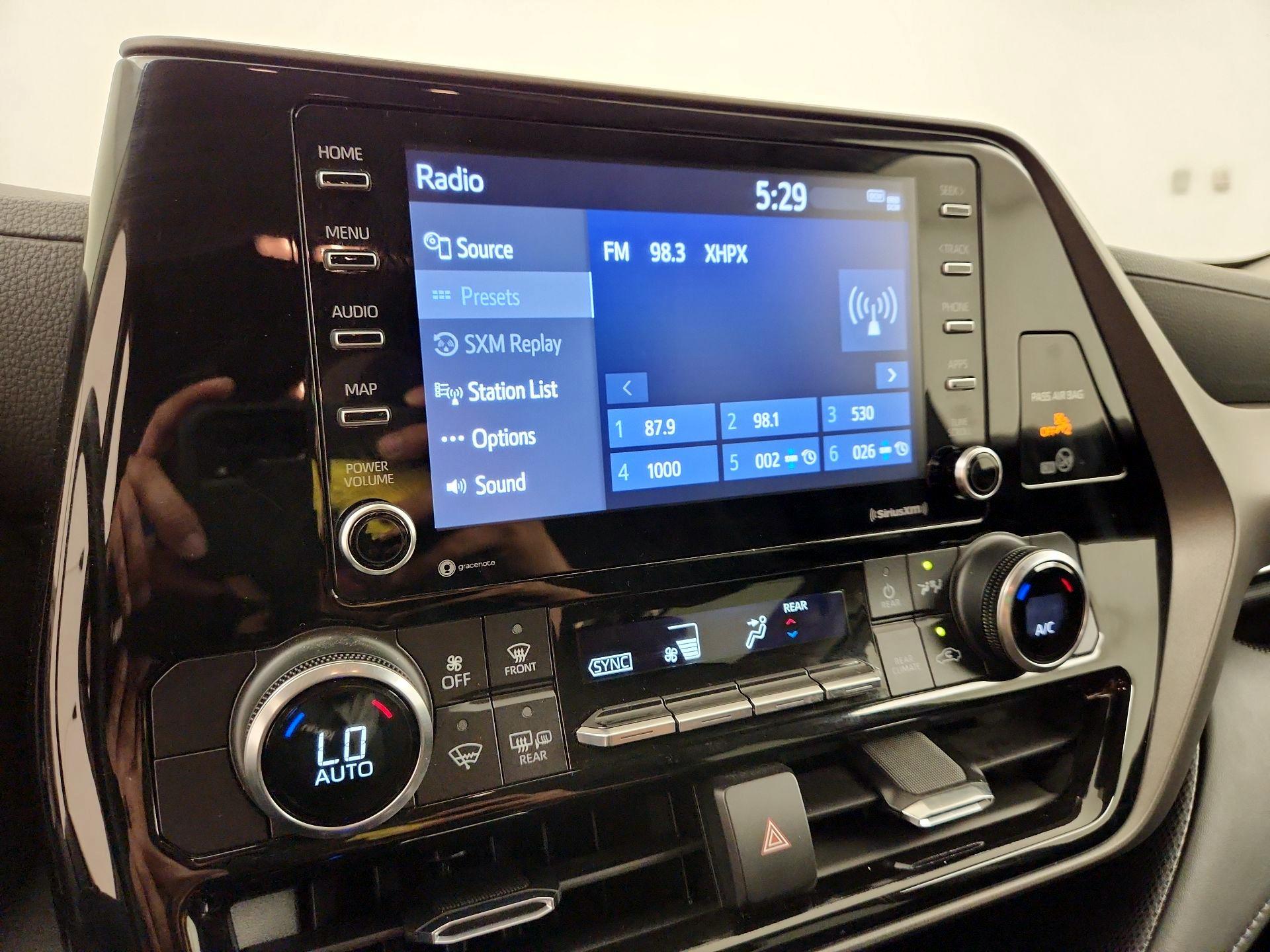 Thumbnail: 2022 Toyota Highlander - 15