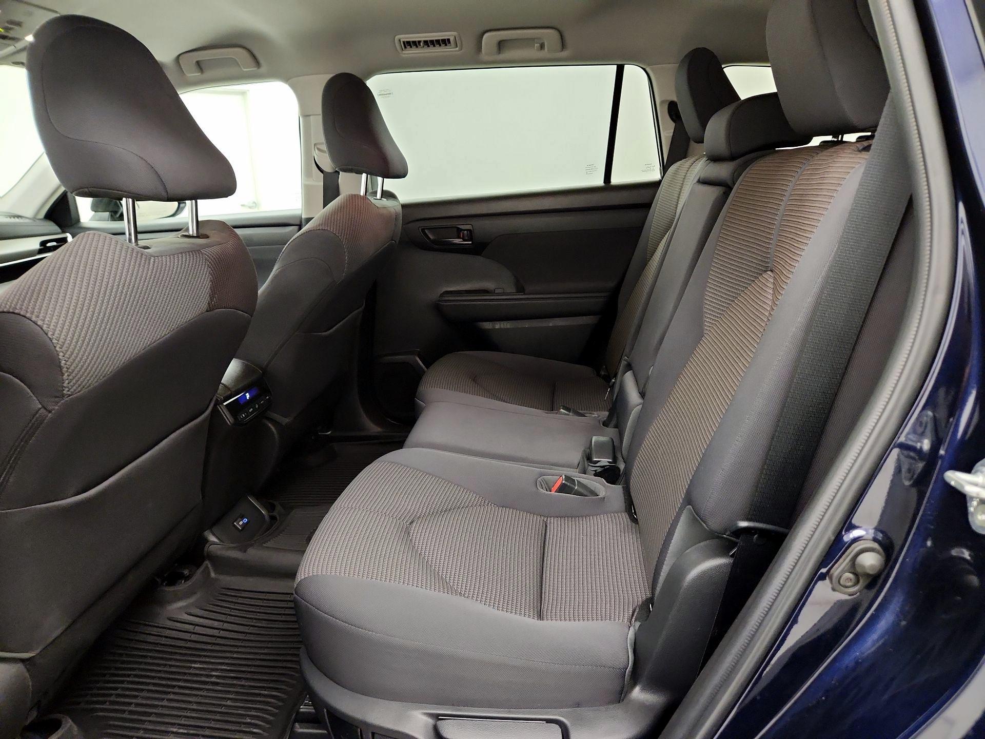 Thumbnail: 2022 Toyota Highlander - 19