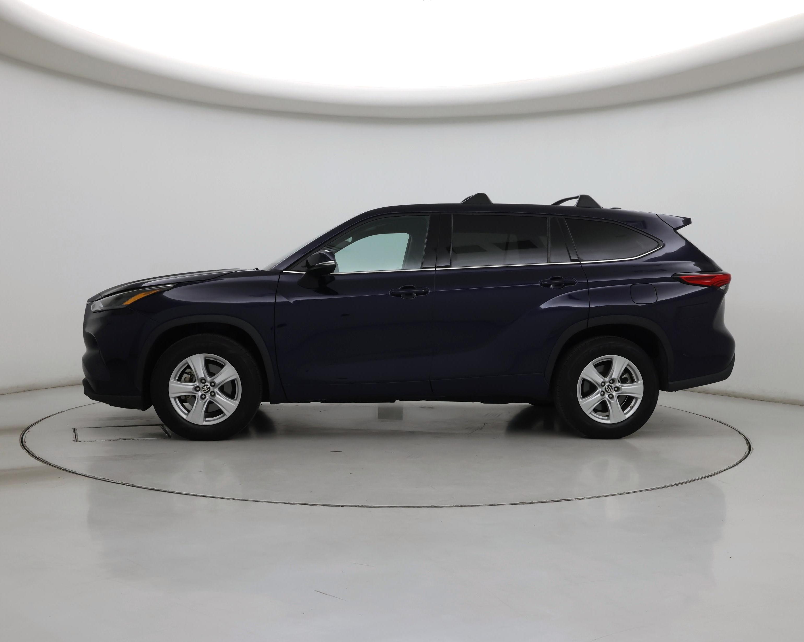 Thumbnail: 2022 Toyota Highlander - 3