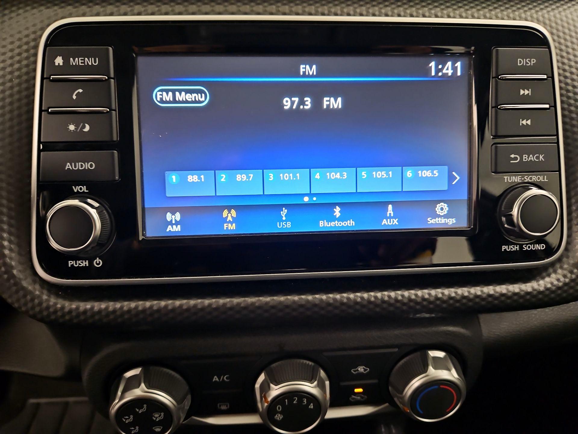 Thumbnail: 2018 Nissan Kicks - 15