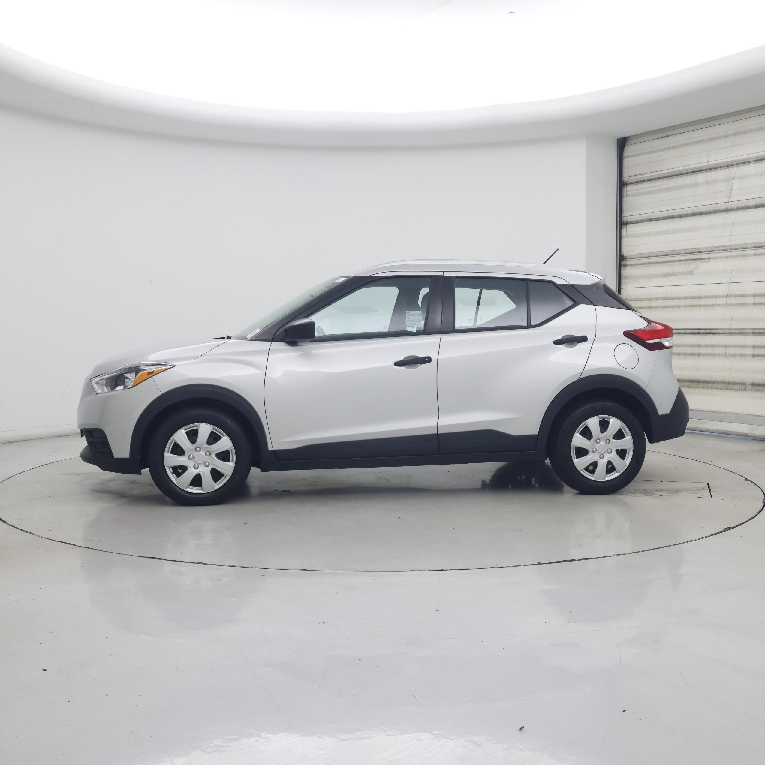 Thumbnail: 2018 Nissan Kicks - 3