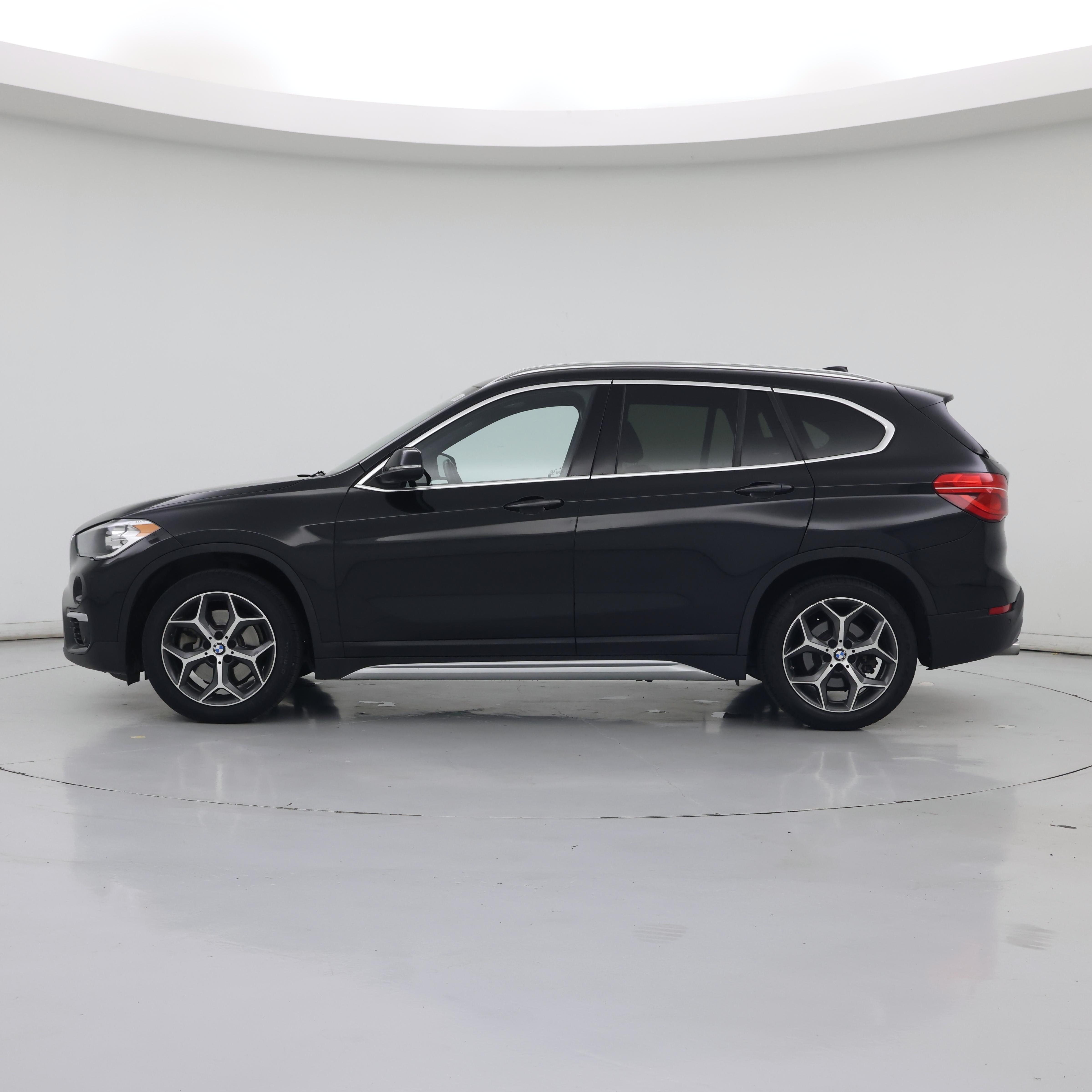 Thumbnail: 2019 BMW X1 - 3