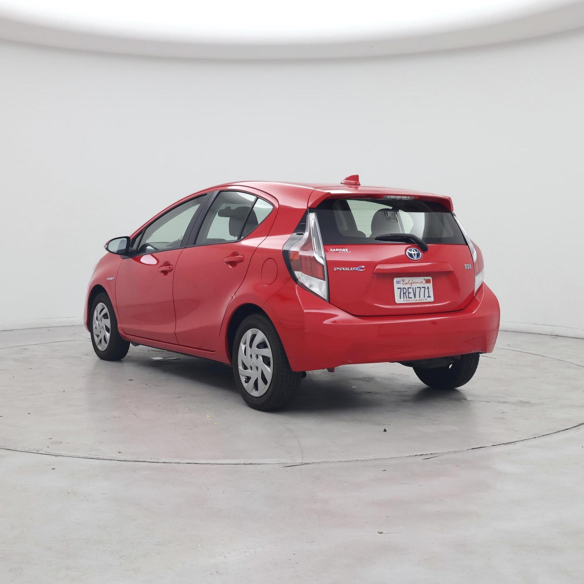 Thumbnail: 2015 Toyota Prius c - 2