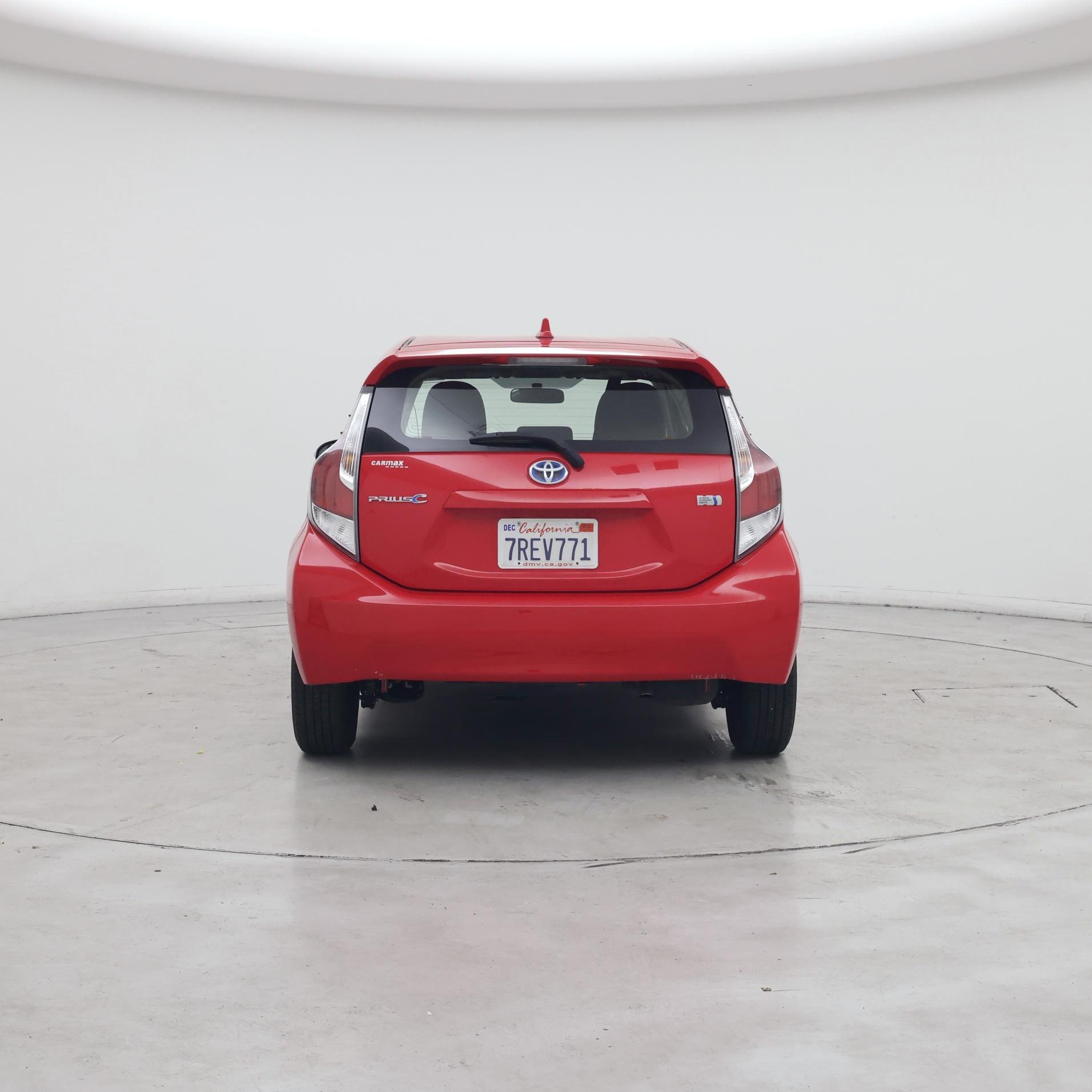 Thumbnail: 2015 Toyota Prius c - 6