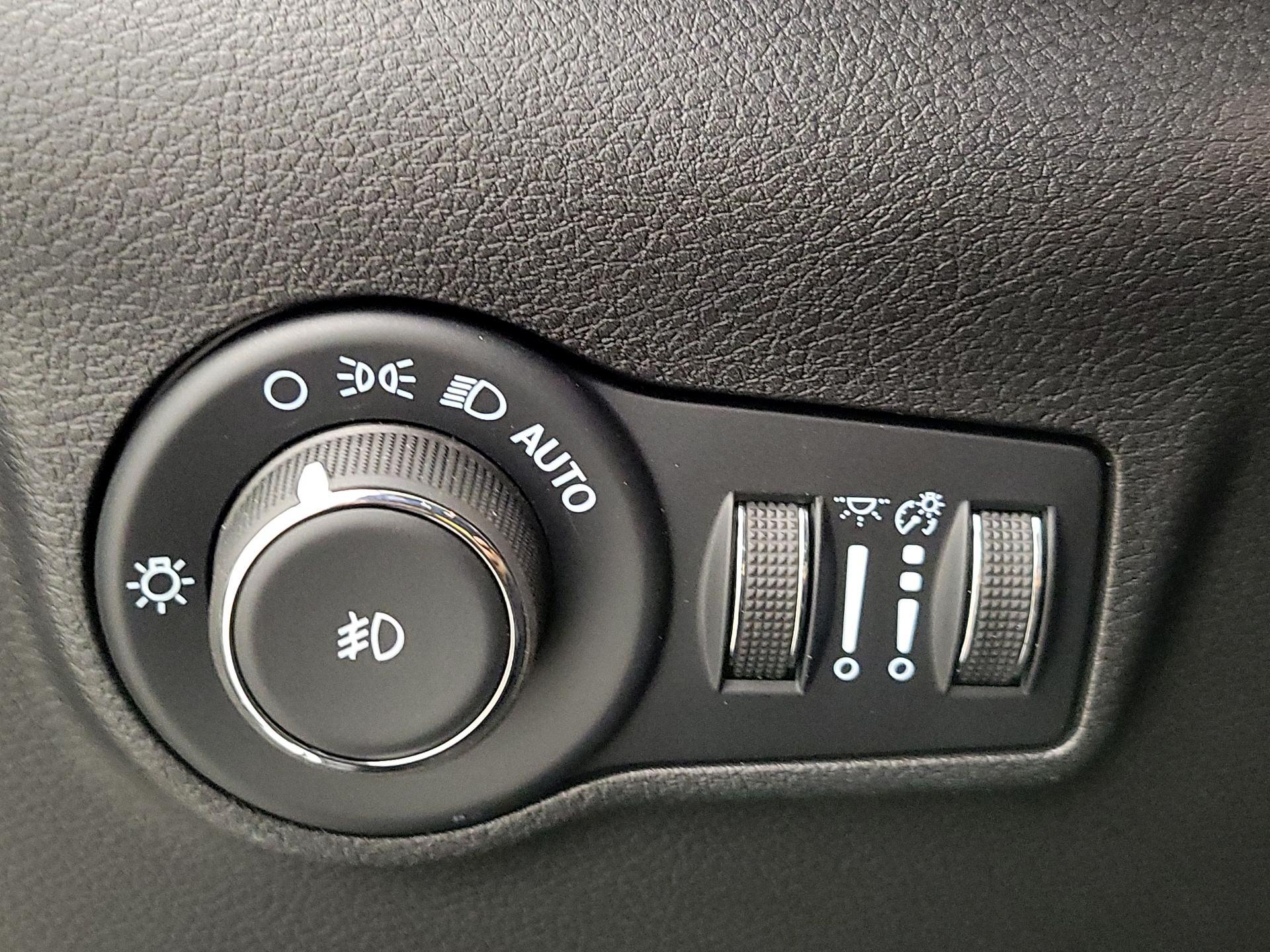 Thumbnail: 2025 Jeep Compass - 13