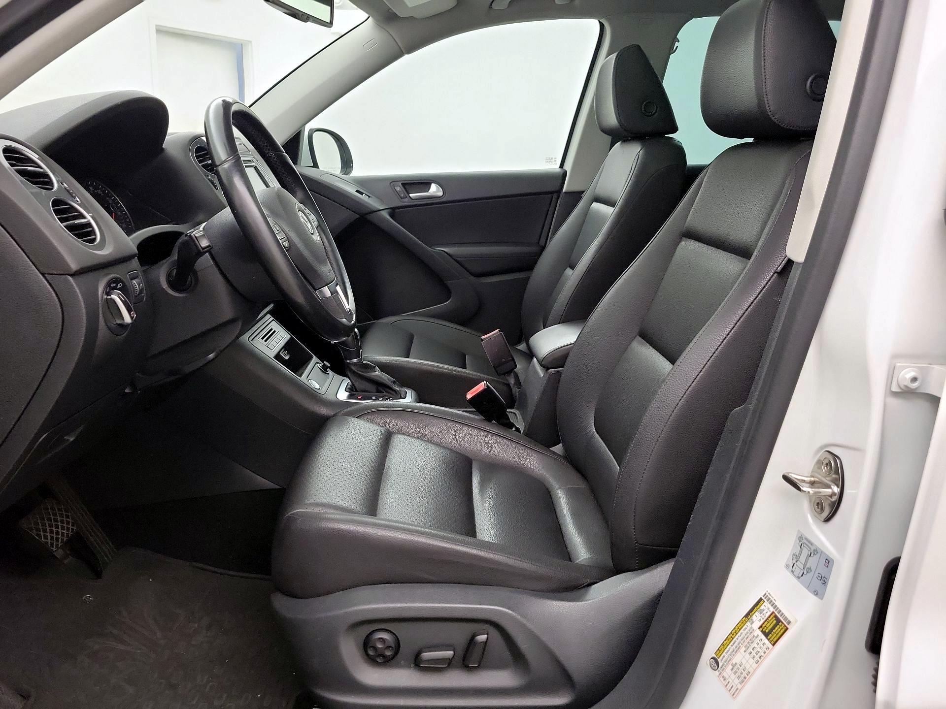 Thumbnail: 2017 Volkswagen Tiguan - 11