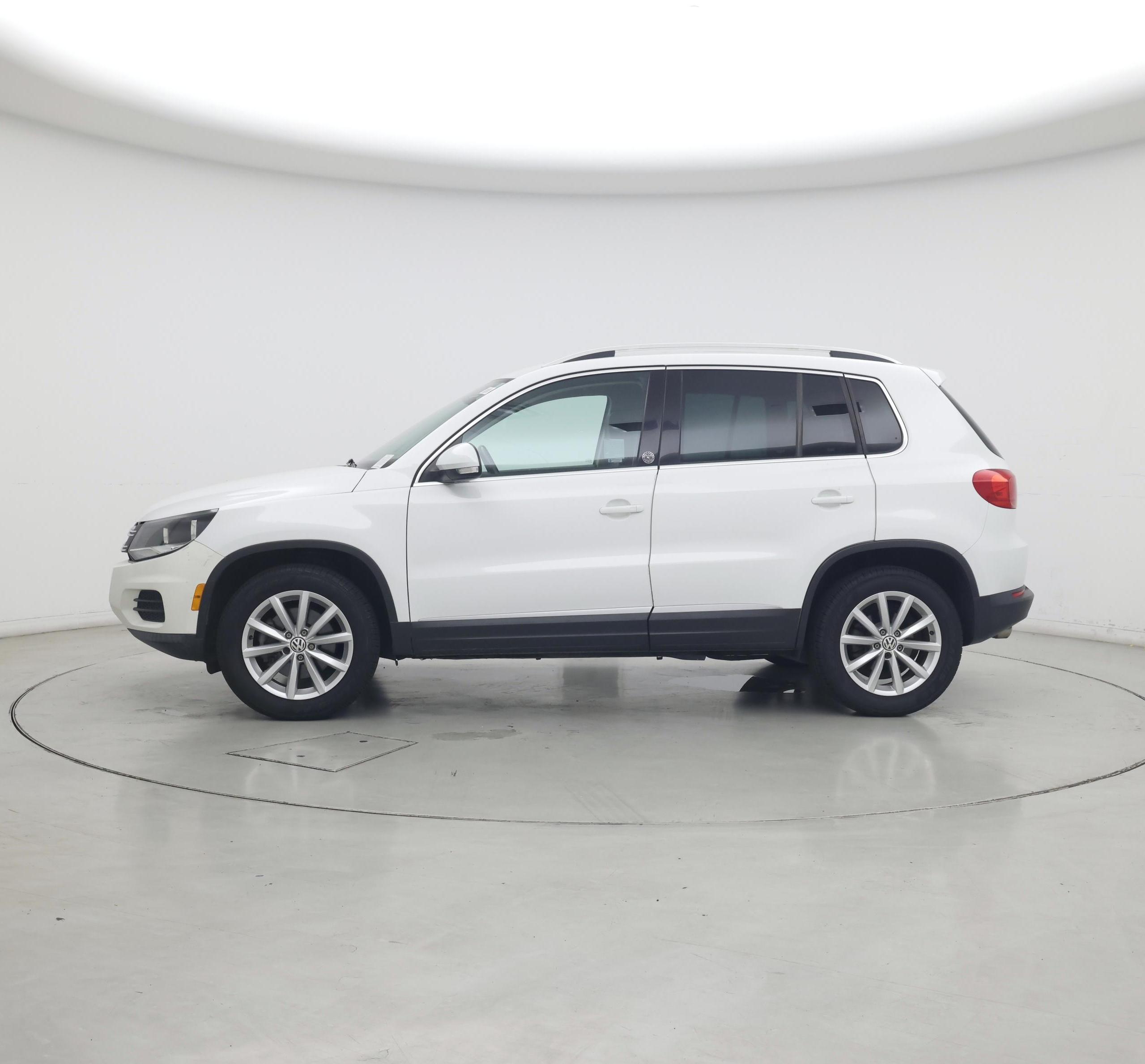 Thumbnail: 2017 Volkswagen Tiguan - 3