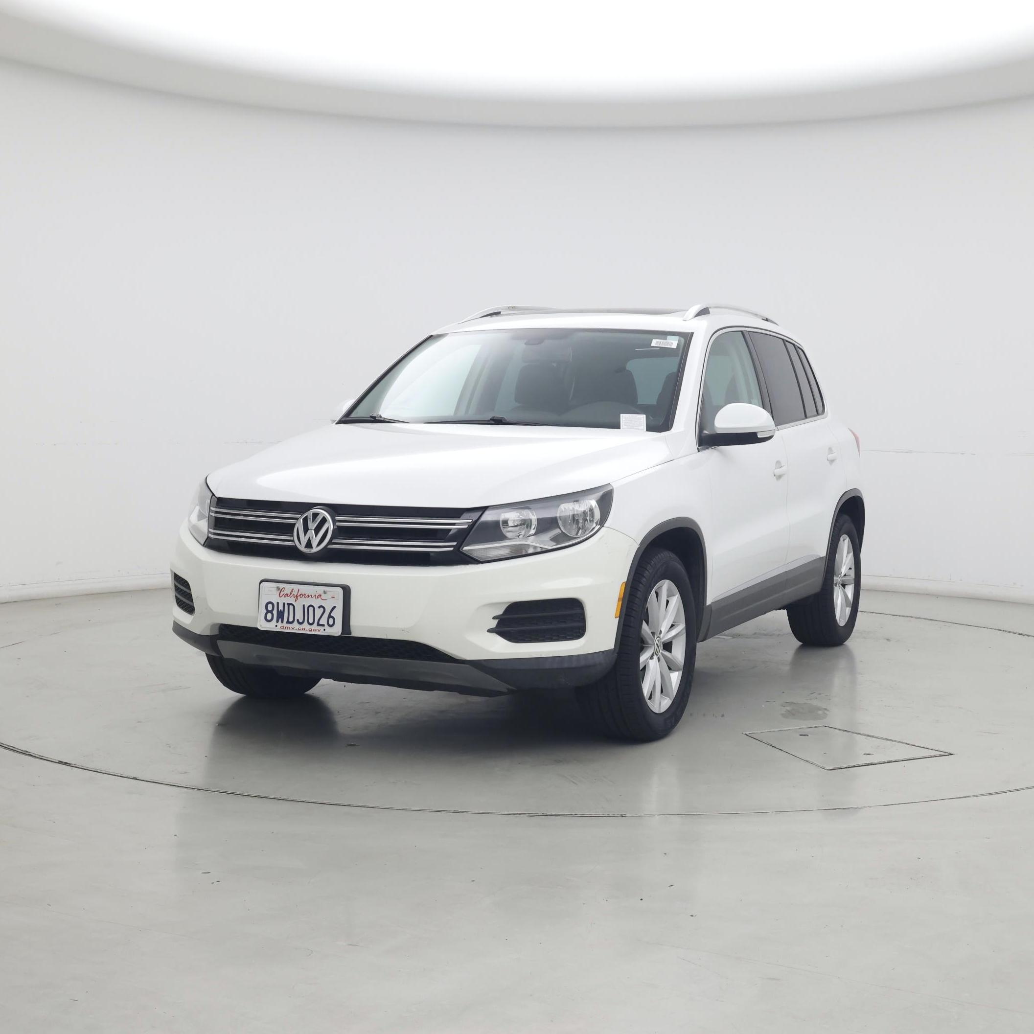 Thumbnail: 2017 Volkswagen Tiguan - 4