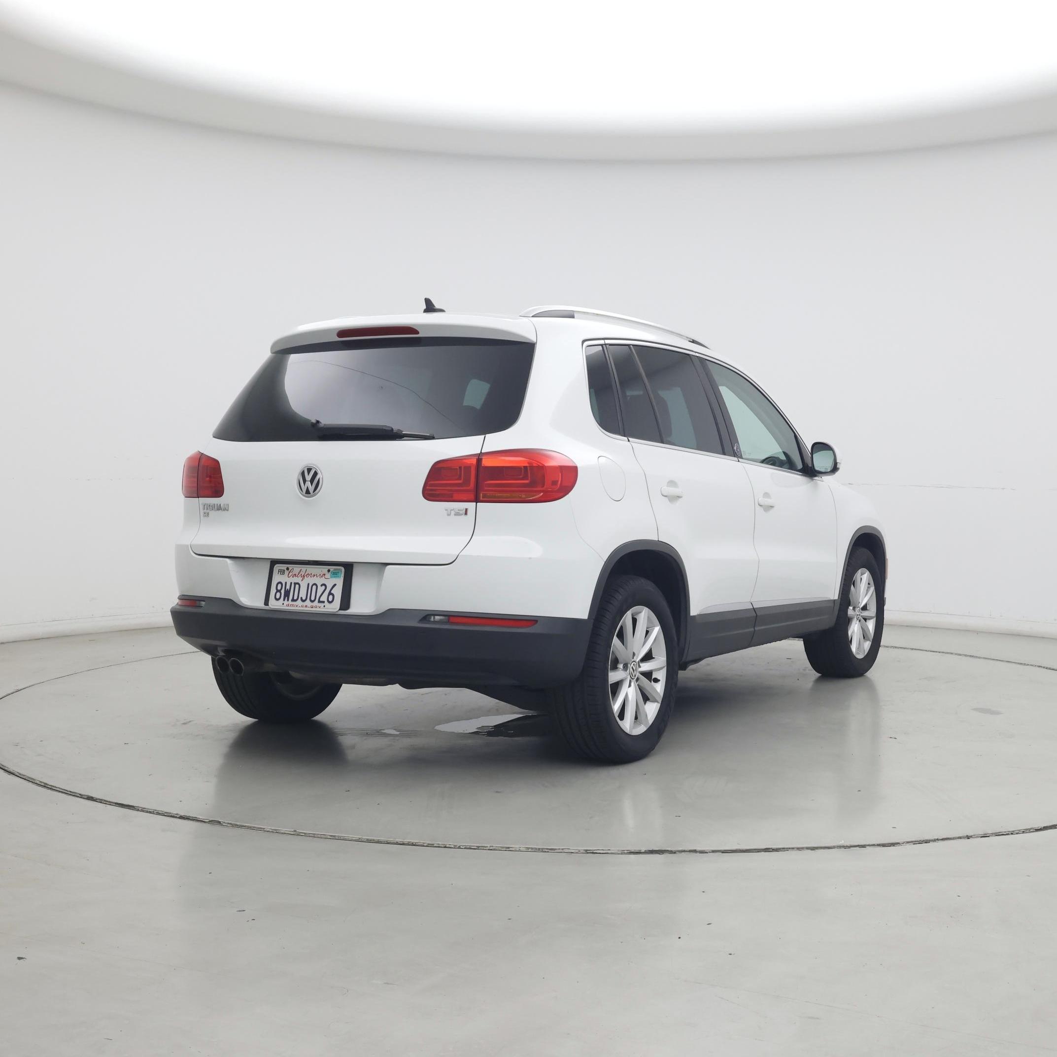Thumbnail: 2017 Volkswagen Tiguan - 8