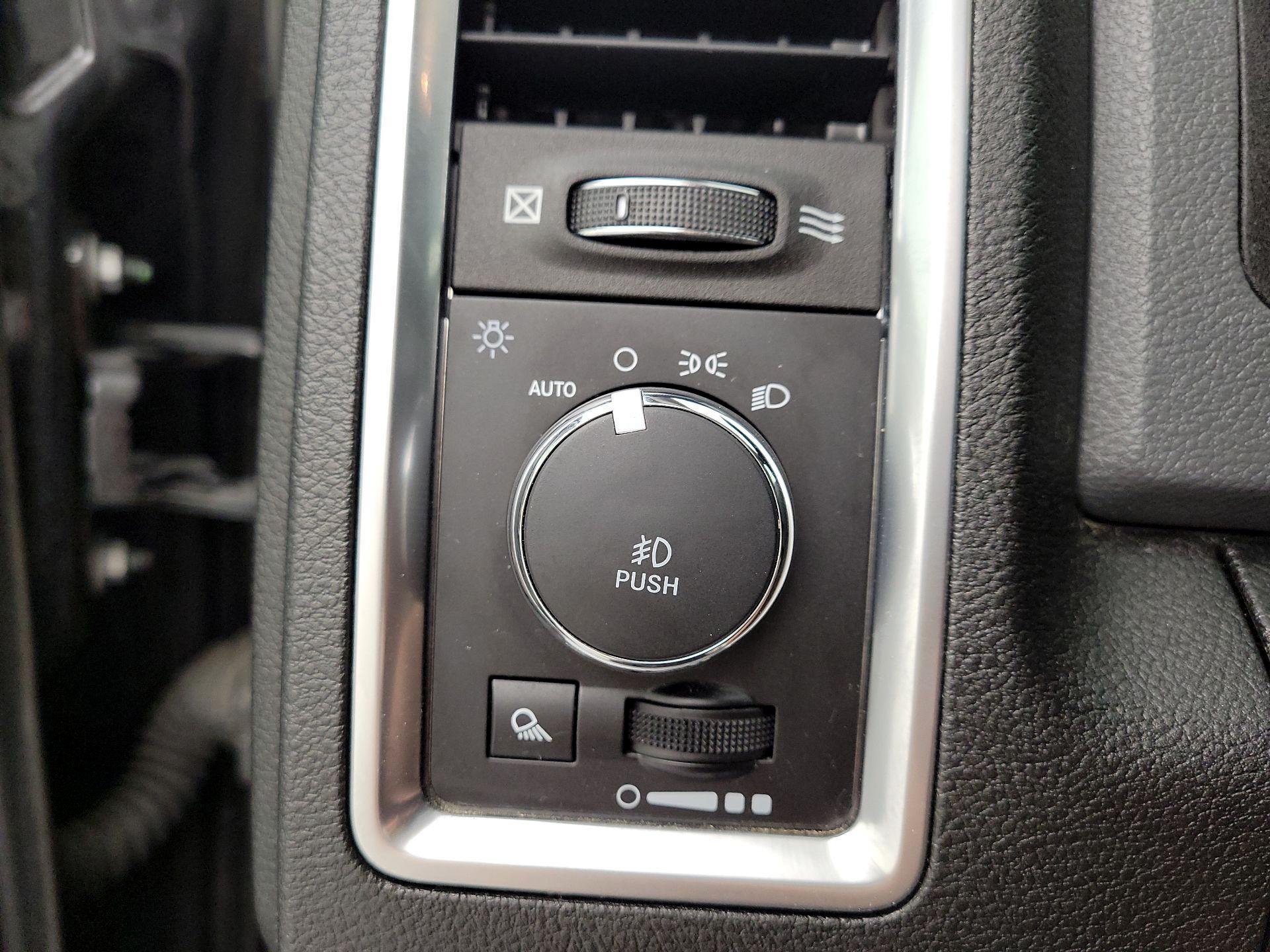 Thumbnail: 2019 RAM 1500 Classic - 13