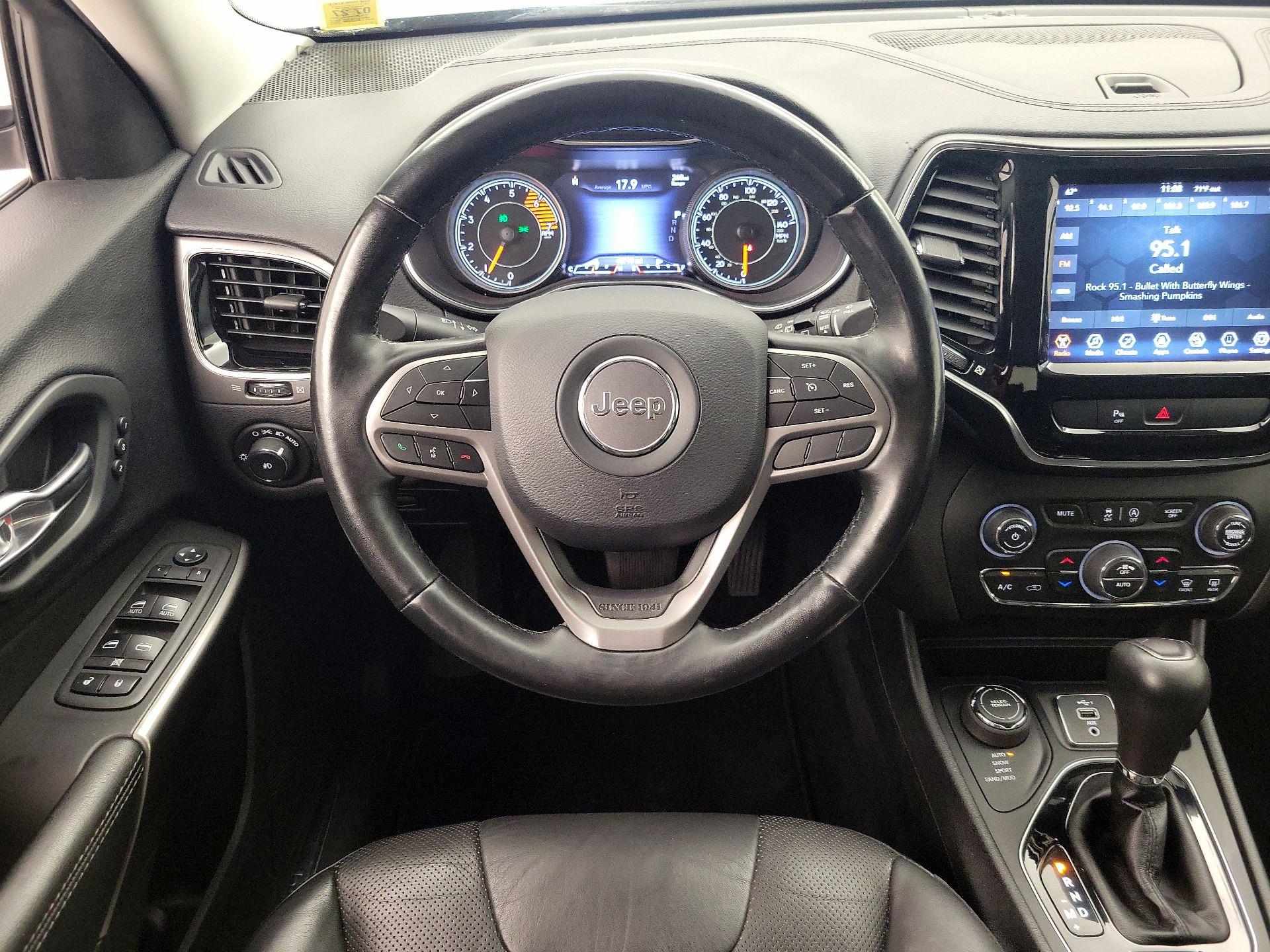 Thumbnail: 2020 Jeep Cherokee - 10