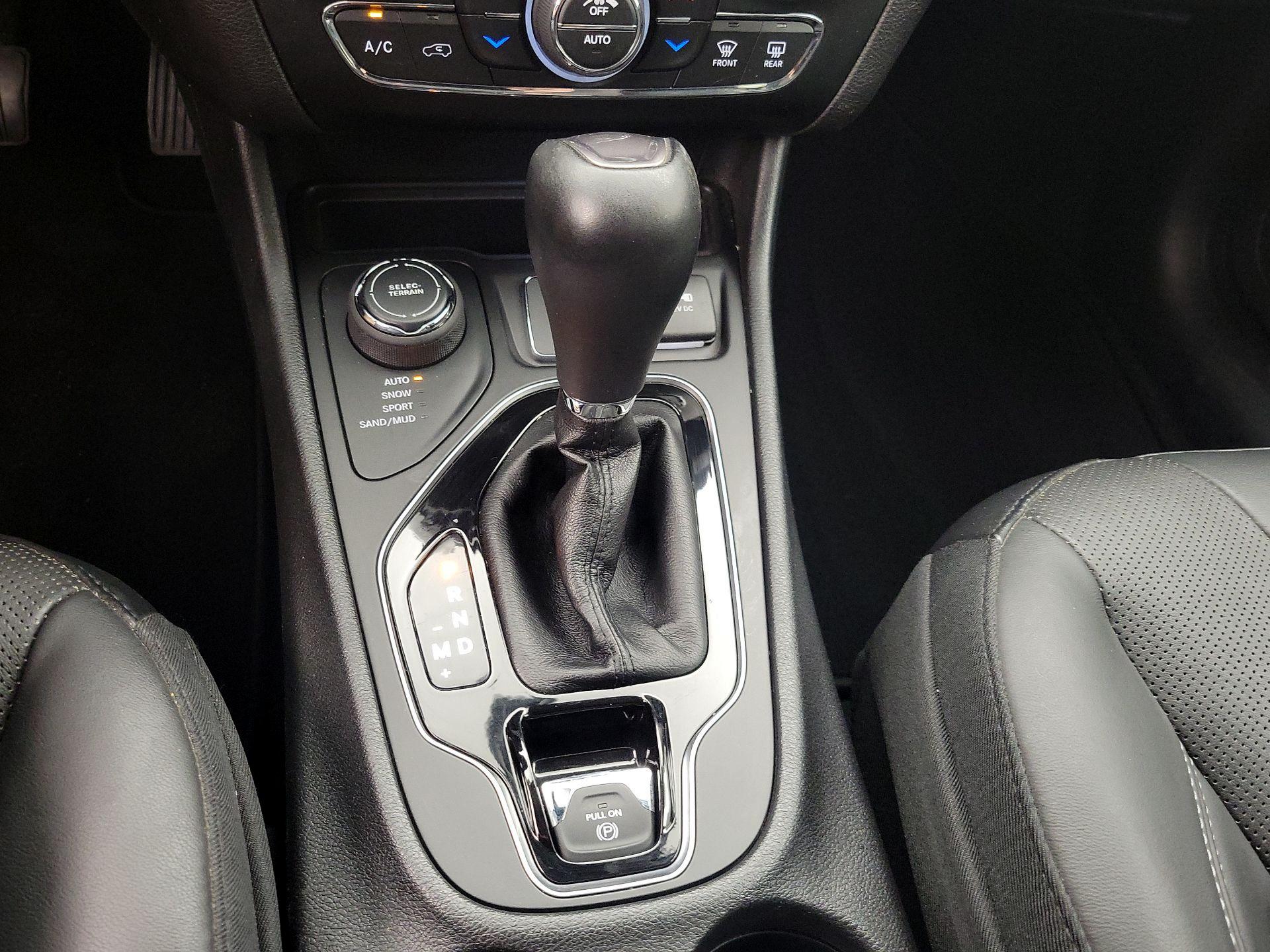 Thumbnail: 2020 Jeep Cherokee - 17