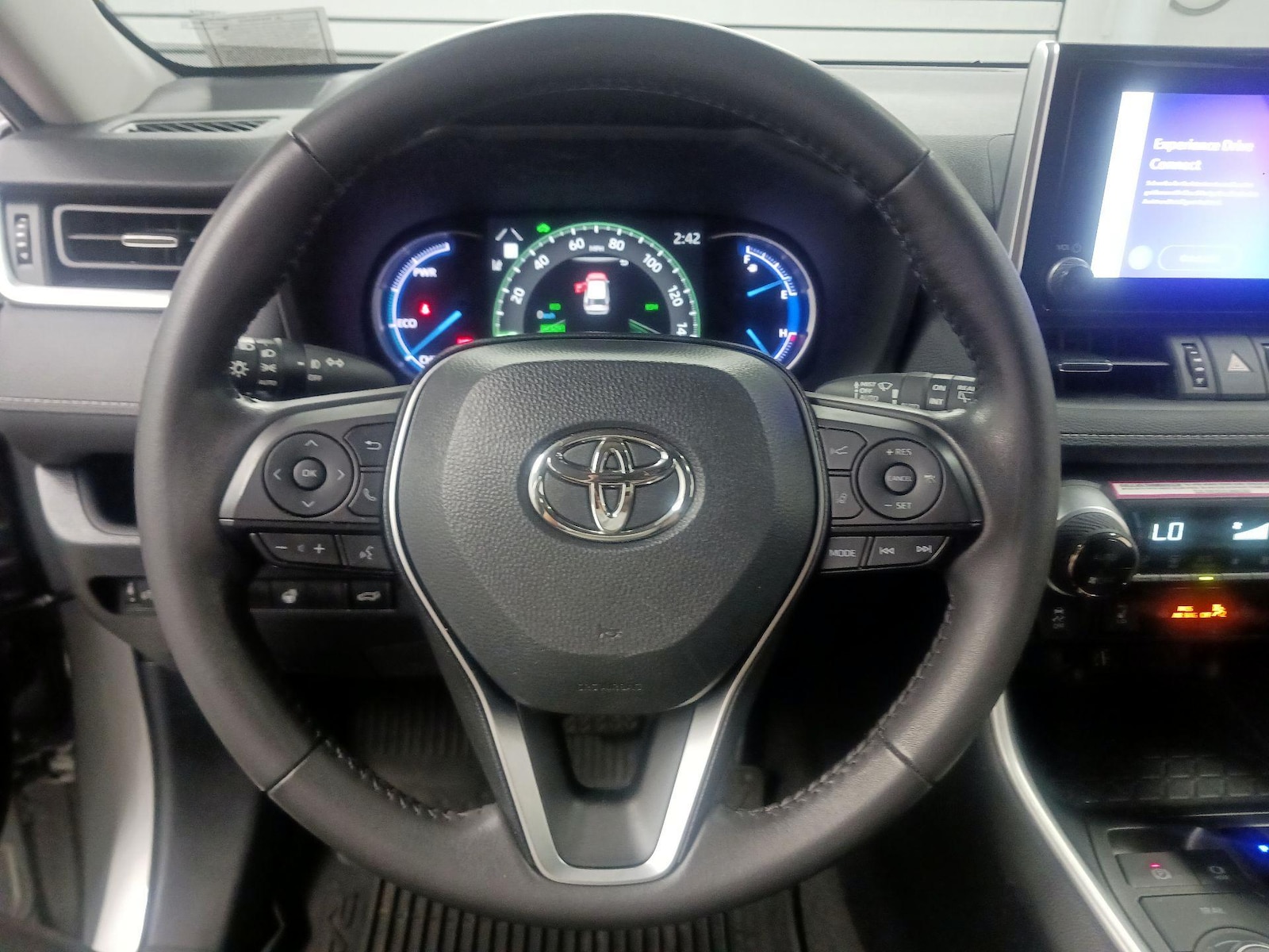 2024 Toyota RAV4 XLE Premium - Photo 11