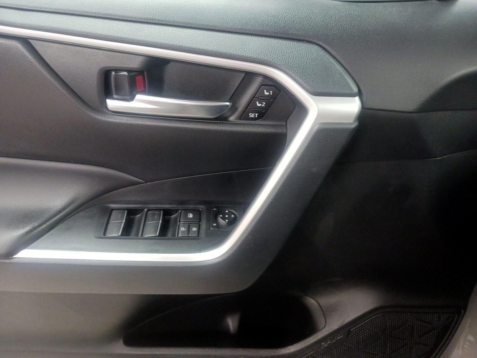 2024 Toyota RAV4 XLE Premium - Photo 13