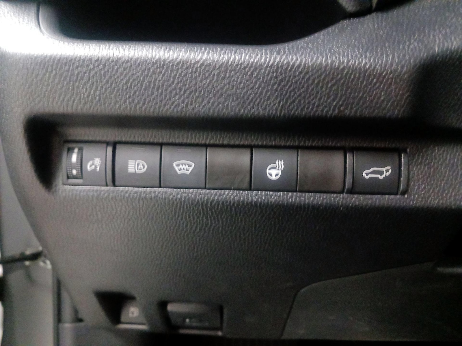 2024 Toyota RAV4 XLE Premium - Photo 14