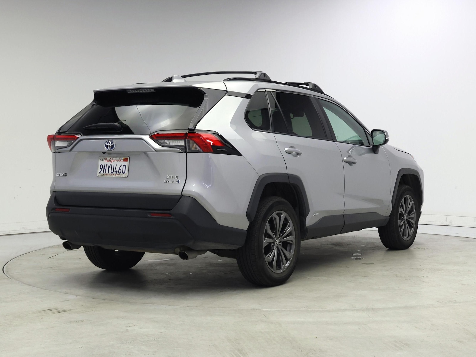 2024 Toyota RAV4 XLE Premium - Photo 9